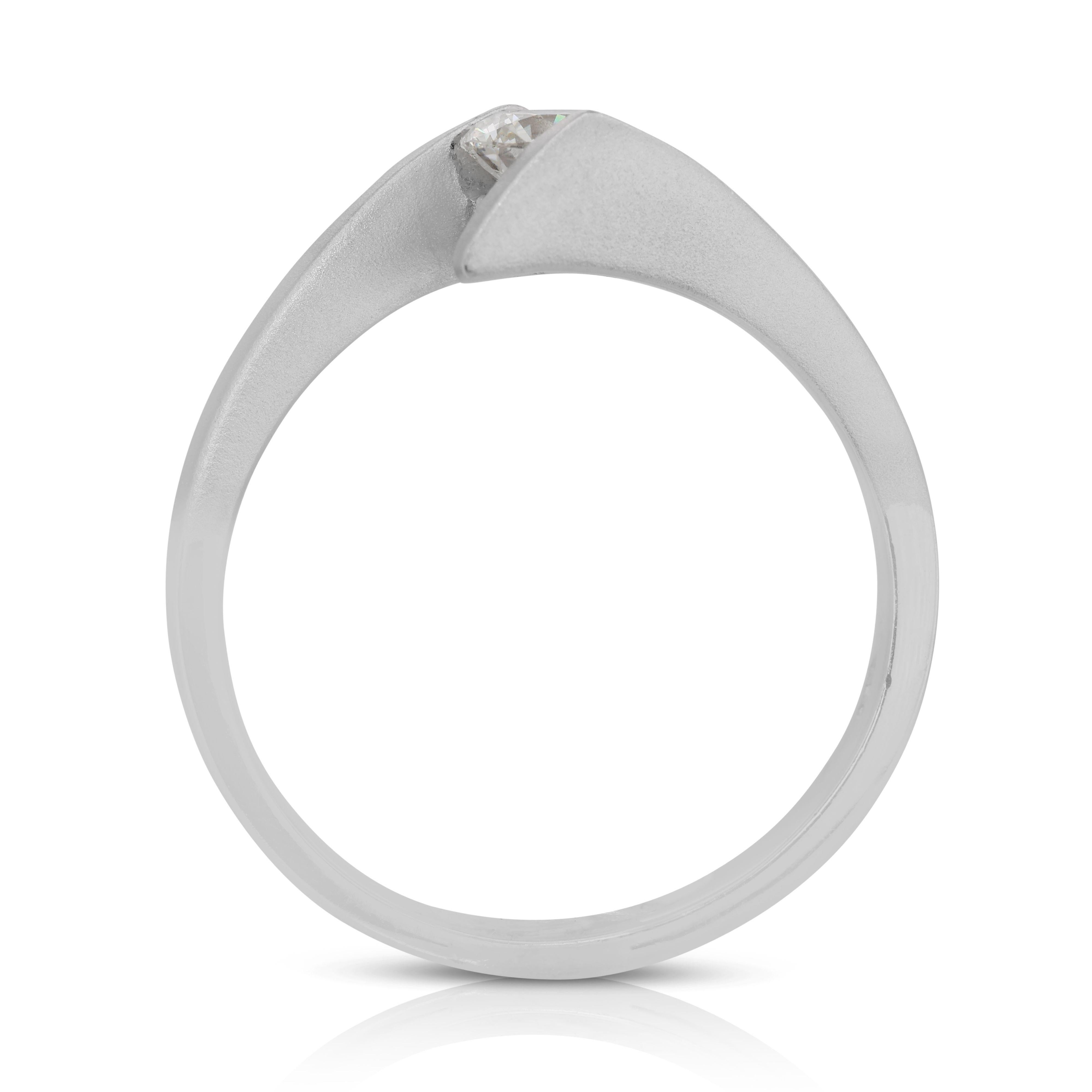 Women's Elegant 18K White Gold Diamond Ring with 0.40 ct Natural Diamonds For Sale