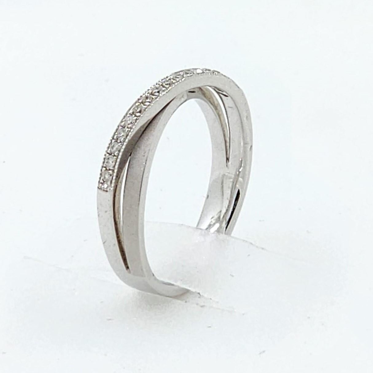 Contemporary Elegant 18K White Gold Diamond Wedding Band - 0.11ct Sparkle For Sale