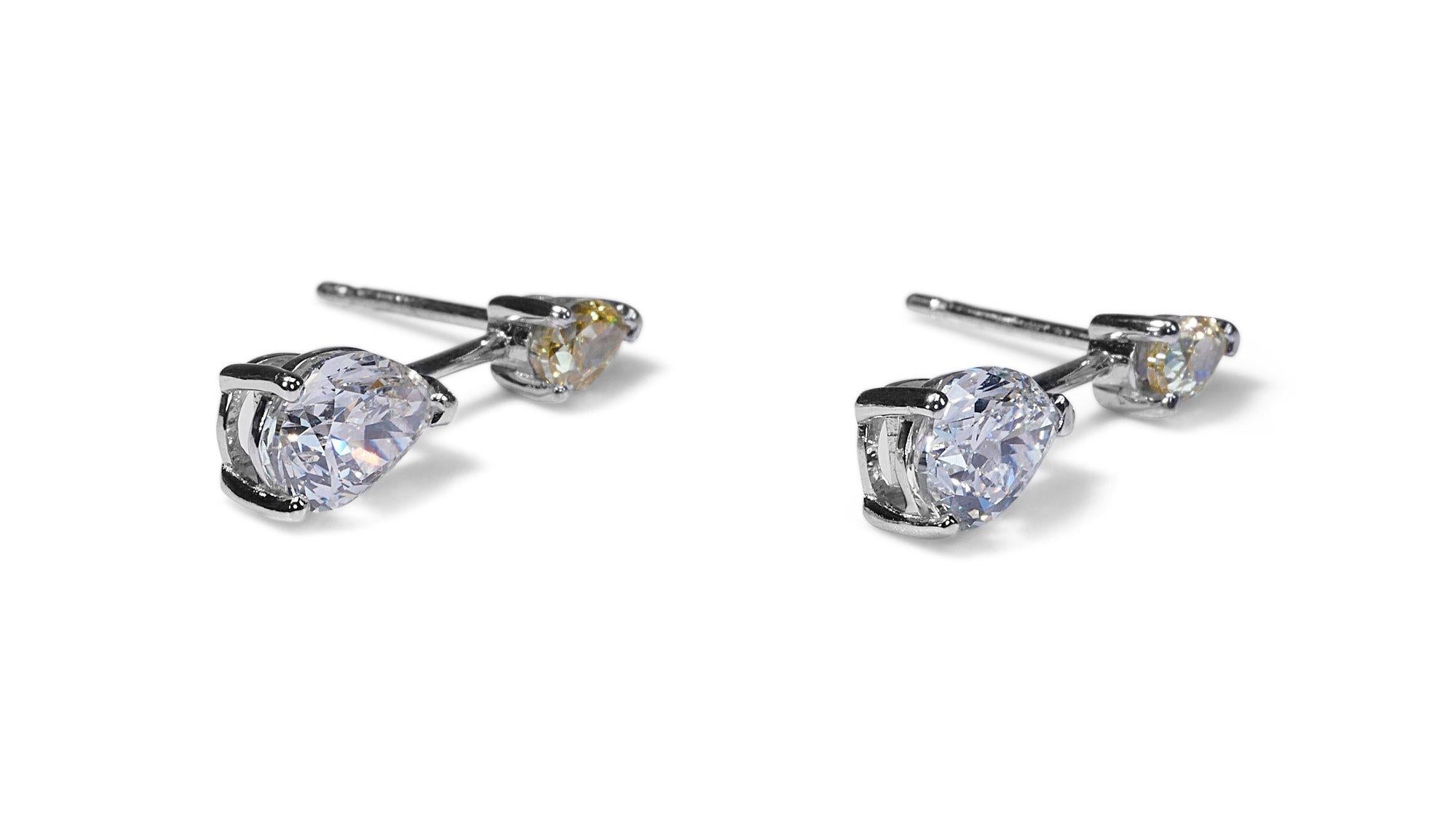 Elegant 18k White Gold Drop Earrings w/ 2.59 ct Natural Diamonds-AIG Certificate For Sale 2