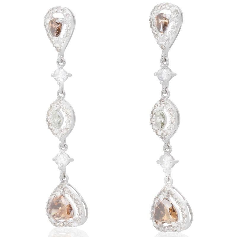 Elegant 18k White Gold Drop Earrings with 1.64 ct Natural Diamonds NGI Cert In New Condition For Sale In רמת גן, IL