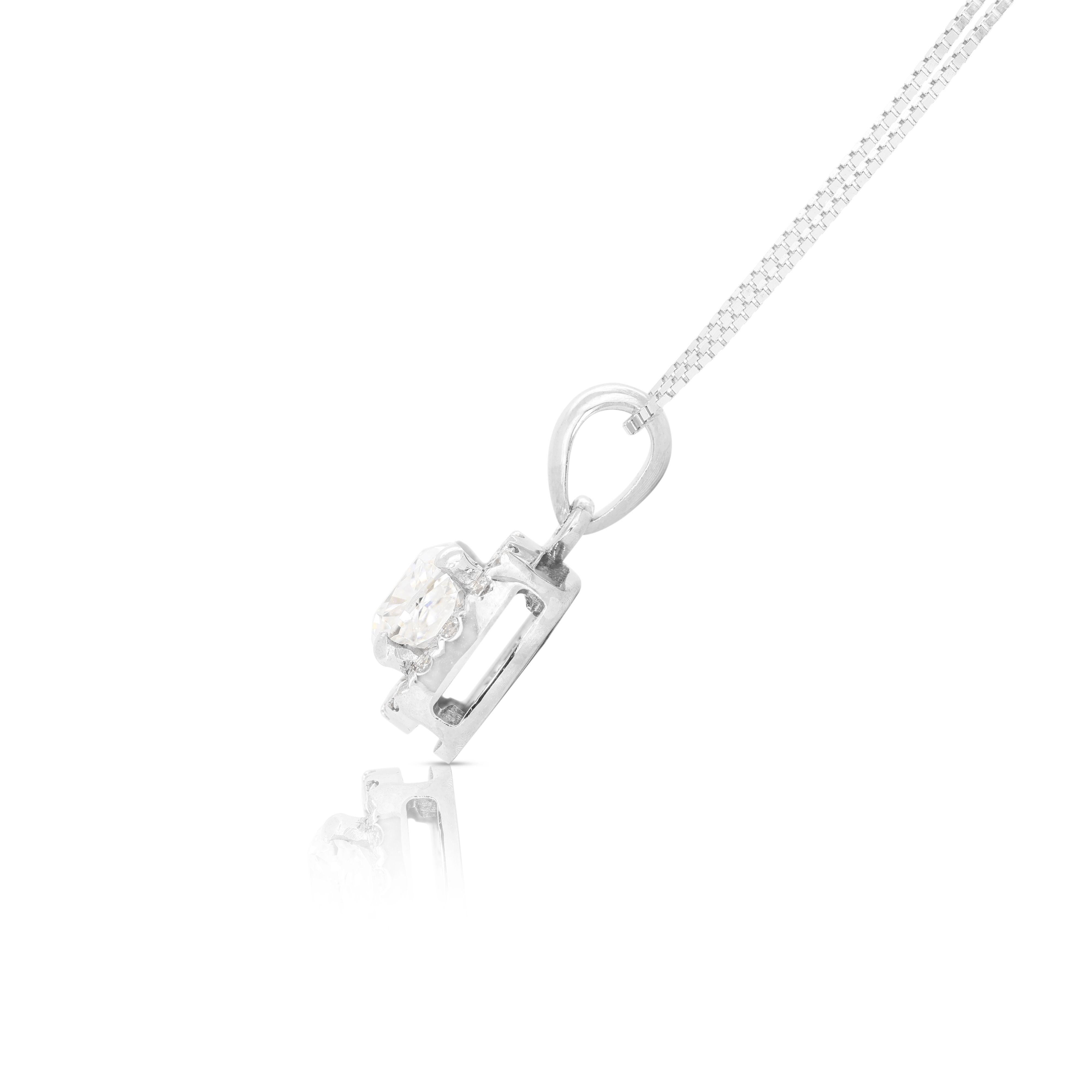 Donna Elegante ciondolo a forma di aureola in oro bianco 18 carati con diamanti da 0,65 carati - Catena non inclusa in vendita