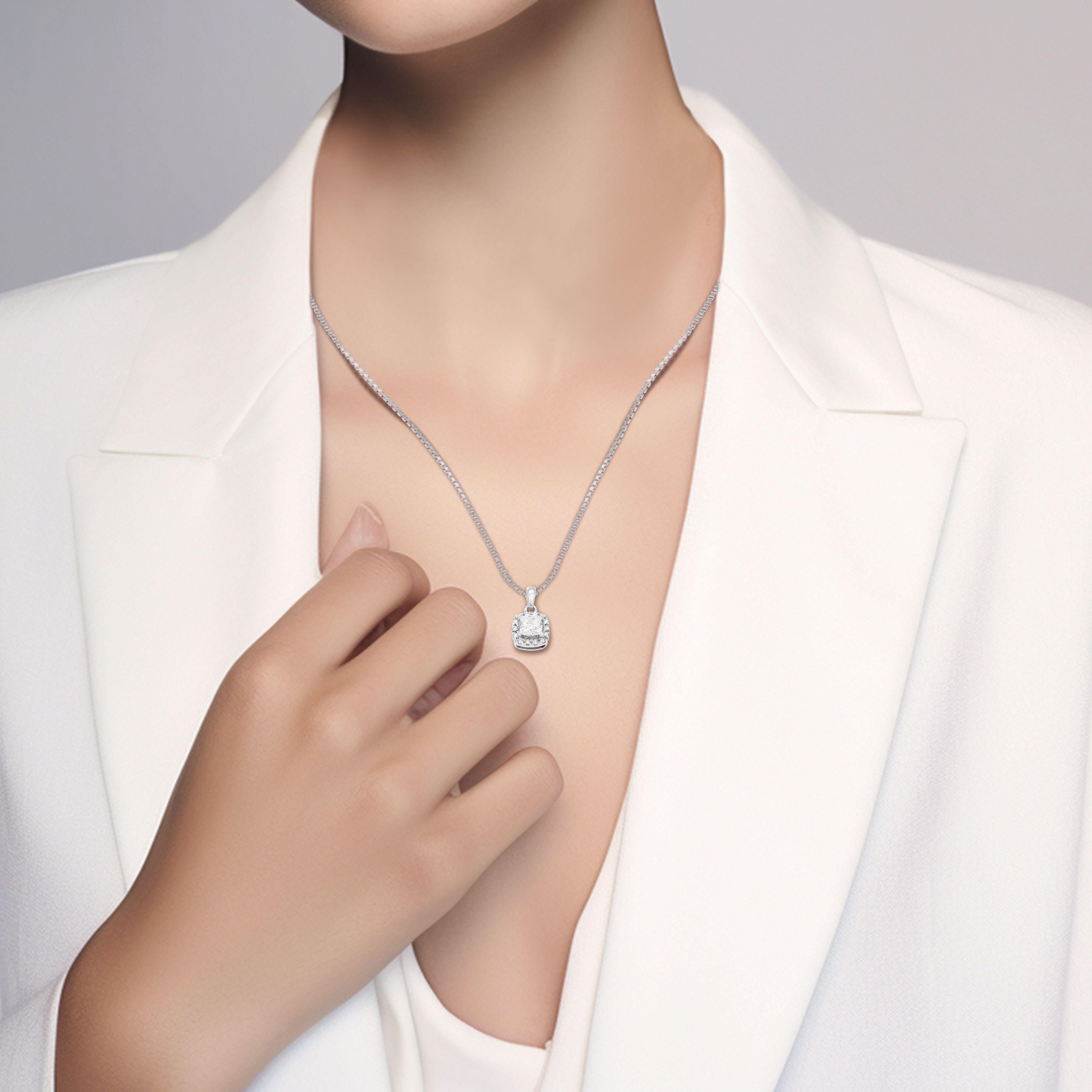 Elegante ciondolo a forma di aureola in oro bianco 18 carati con diamanti da 0,65 carati - Catena non inclusa in vendita 3