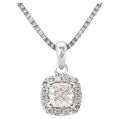 Élégant pendentif halo en or blanc 18 carats avec diamants de 0,65 carat - chaîne non incluse