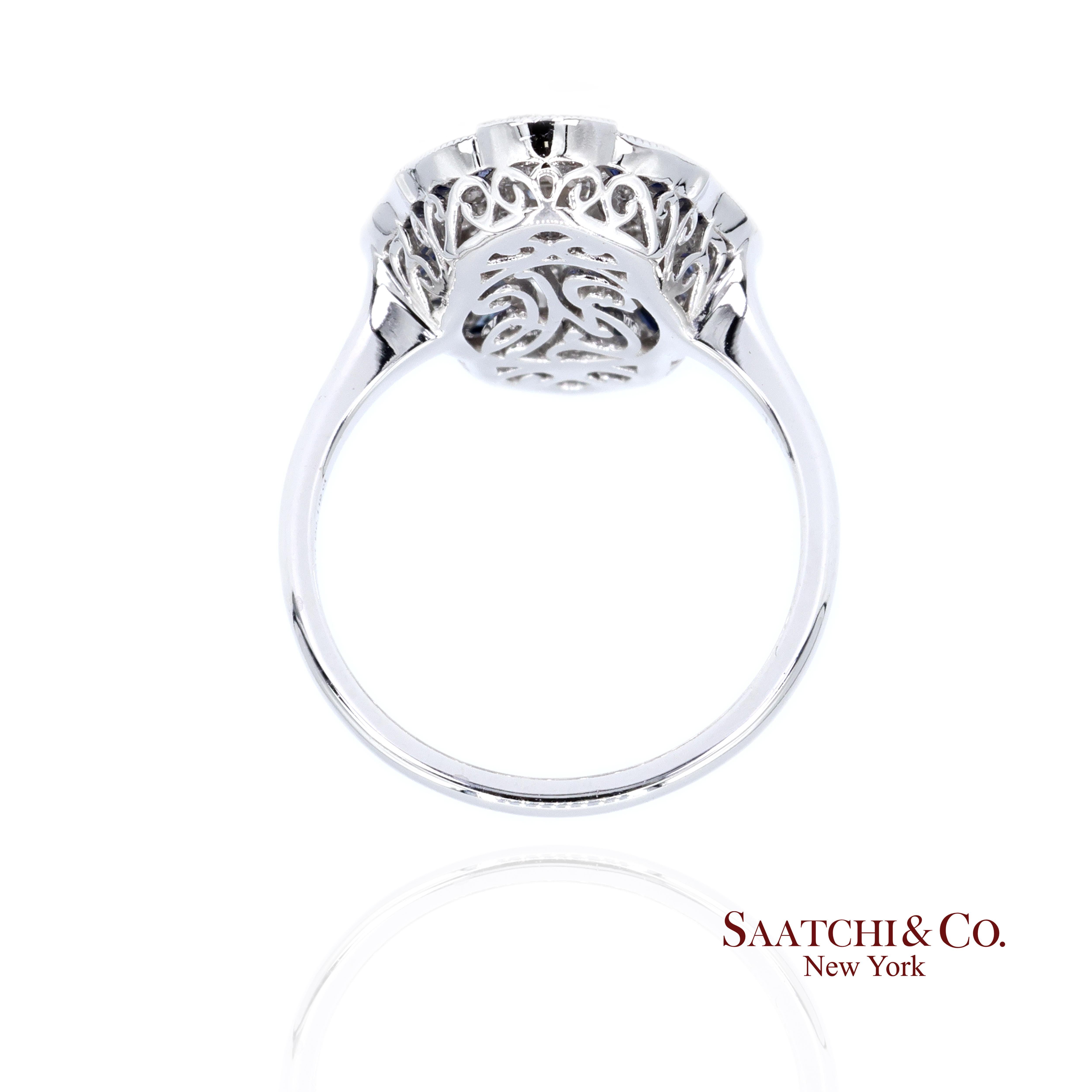 Elegance Anello con diamante naturale e zaffiro blu in oro bianco 18 carati In condizioni Nuovo in vendita a New York, NY