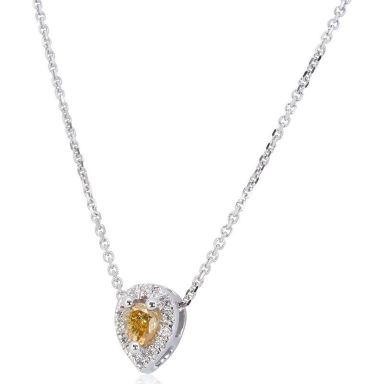 Elegant 18k White Gold Necklace with 0.22 Ct Natural Diamonds For Sale