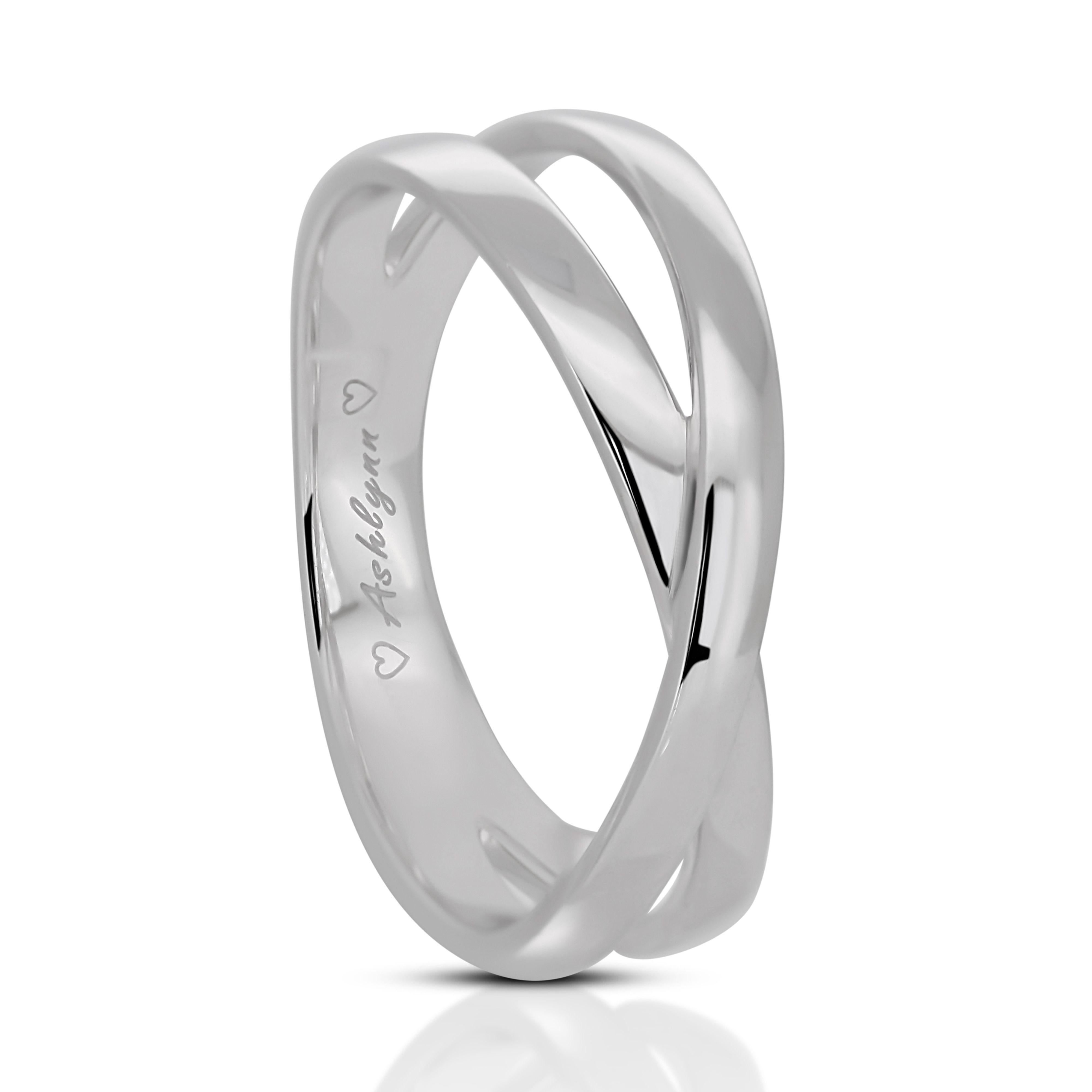 Elegant 18K White Gold Ring For Sale 3
