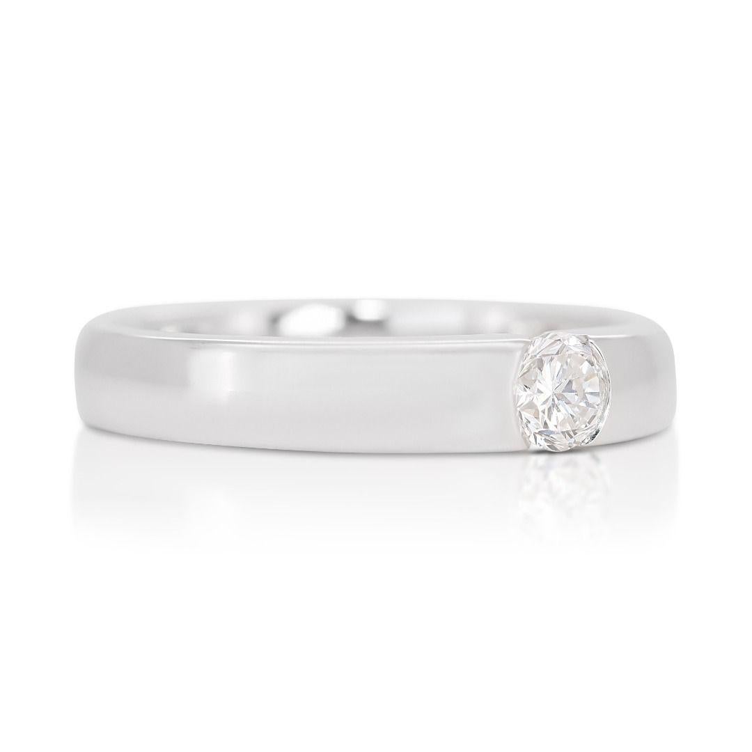 Round Cut Elegant 18k White Gold Ring with 0.22ct Round Brilliant Natural Diamond For Sale