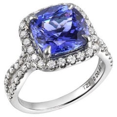 Elegante Anillo de Oro Blanco de 18 K con Acentos de Tanzanita y Diamantes - Regio y Refinado