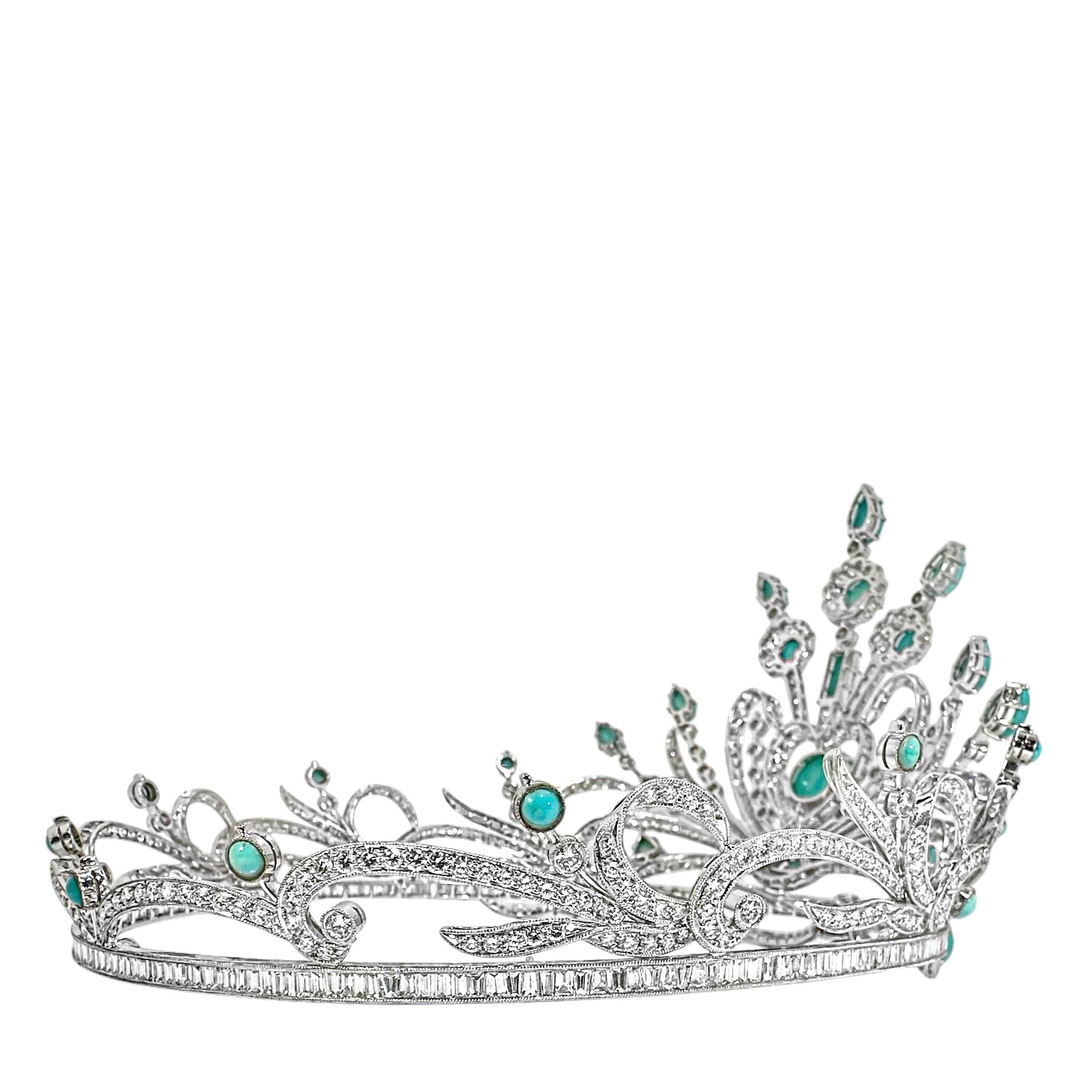 Elegance Couronne en or blanc 18 carats, incrustée de turquoises et de diamants, digne d'une reine Pour femmes en vente