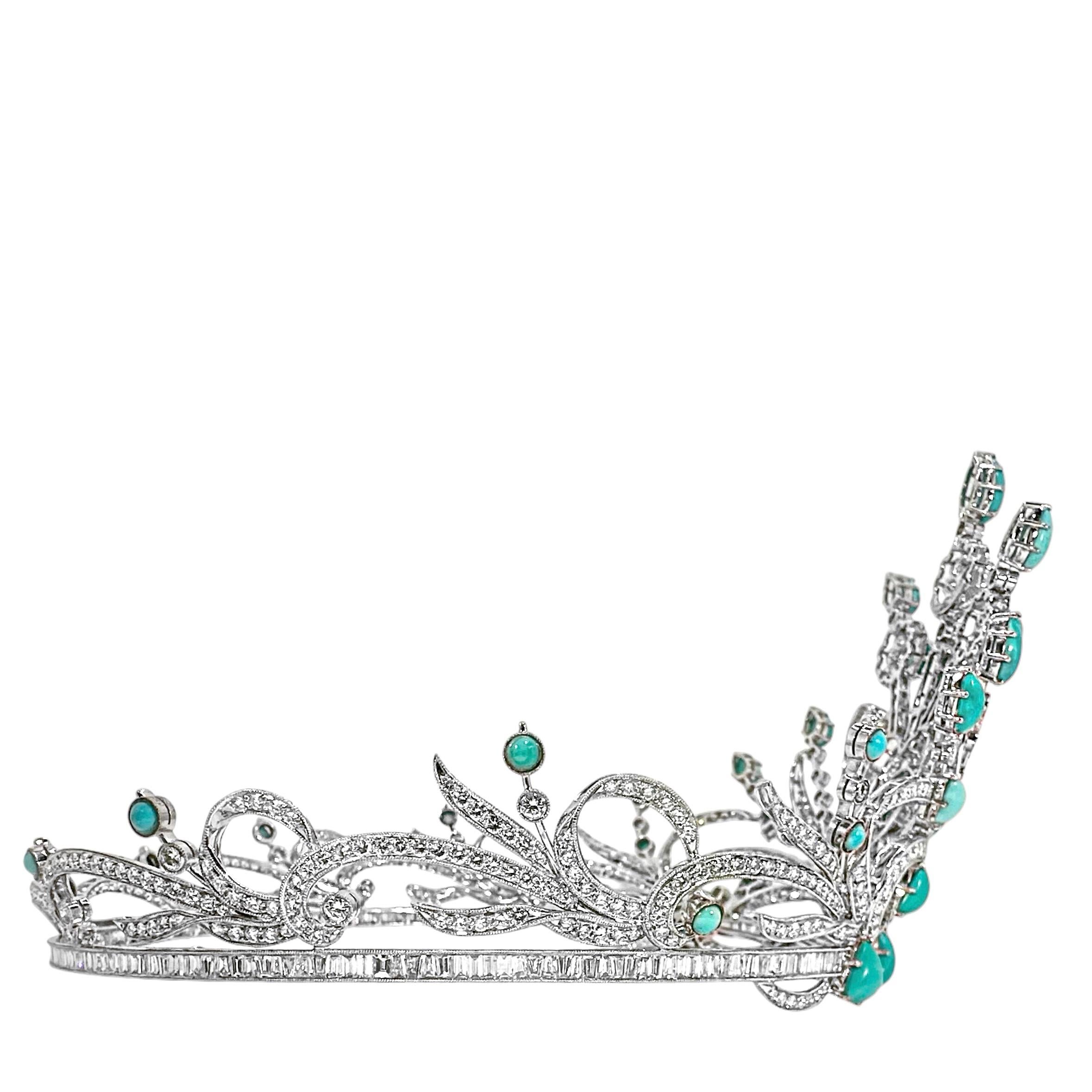 Elegance Couronne en or blanc 18 carats, incrustée de turquoises et de diamants, digne d'une reine en vente 1