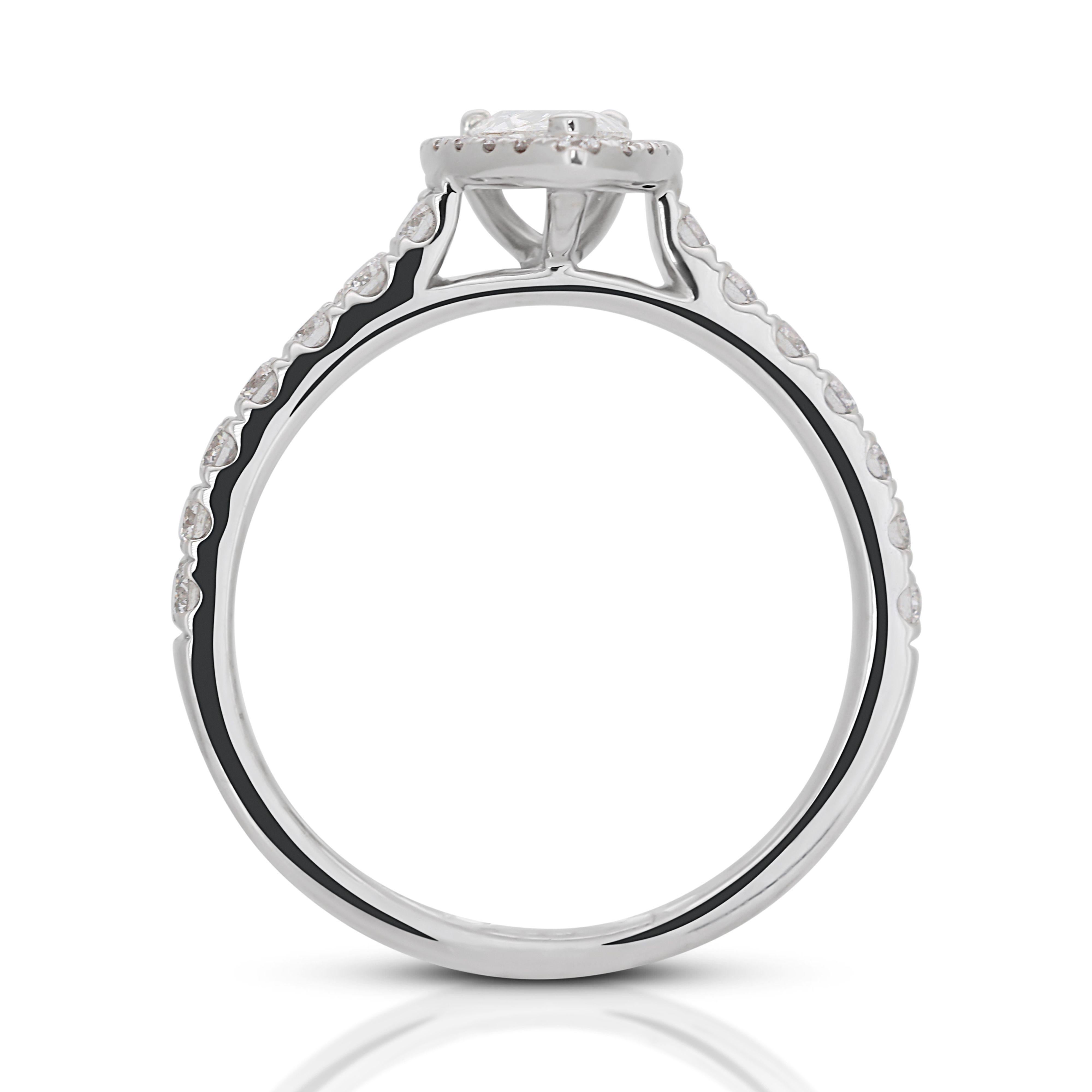 Elegant 18k White Gold with 0.71ct Pear-shaped Diamond Ring For Sale 1