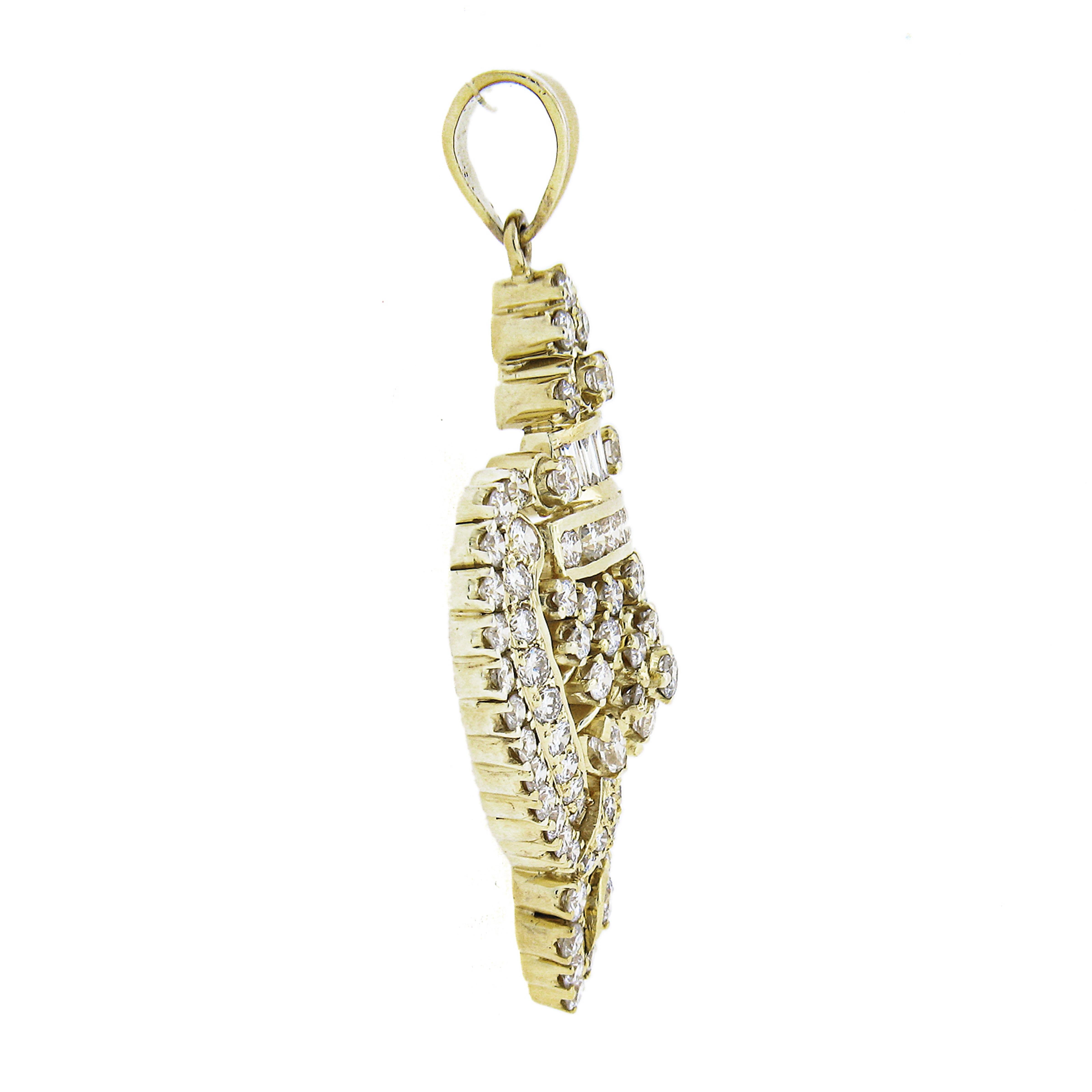 Elegante Colgante de Oro Amarillo de 18 quilates con 2,98 quilates de Diamantes Brillantes Fieros Corte baguette en venta