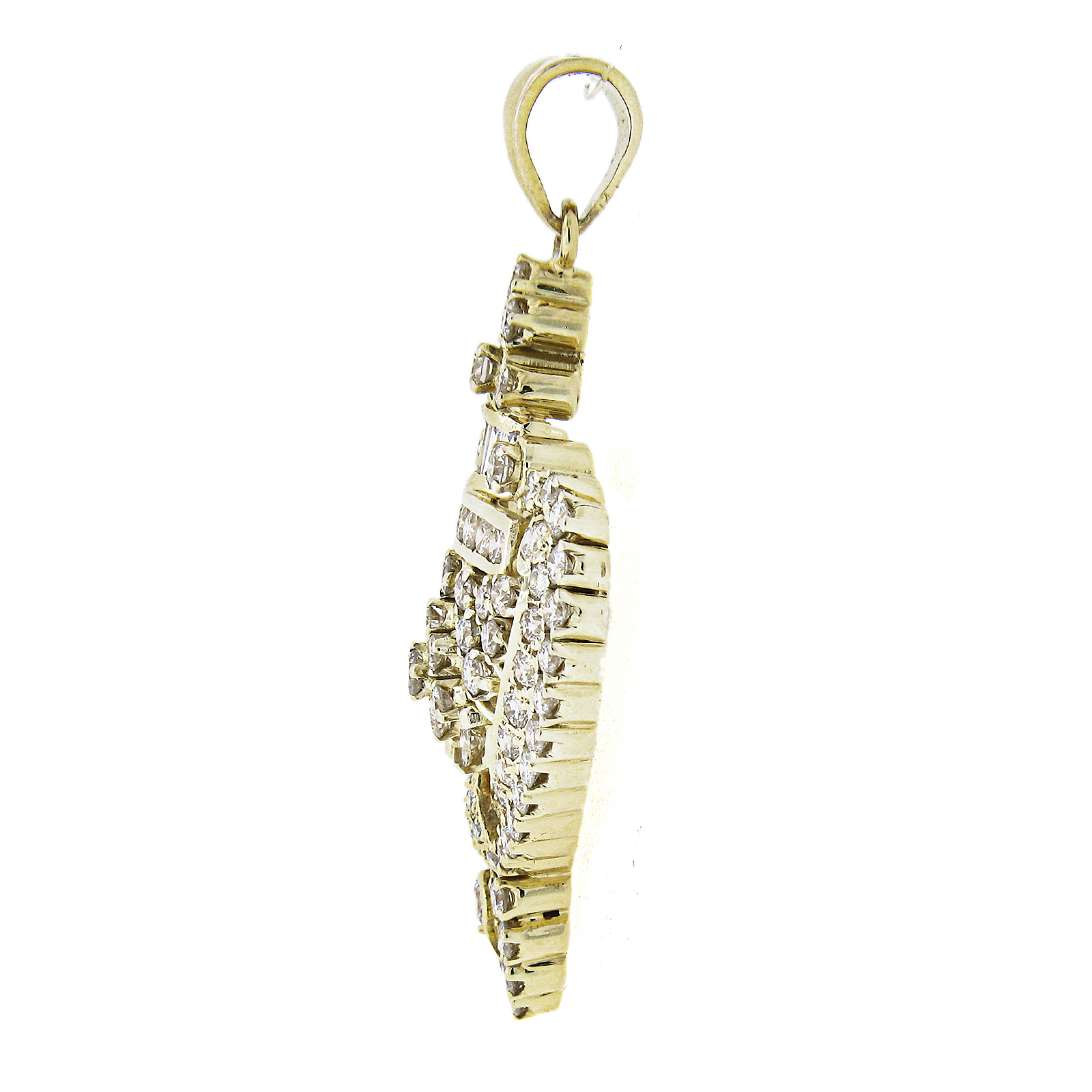 Elegante Colgante de Oro Amarillo de 18 quilates con 2,98 quilates de Diamantes Brillantes Fieros en Excelente estado para la venta en Montclair, NJ