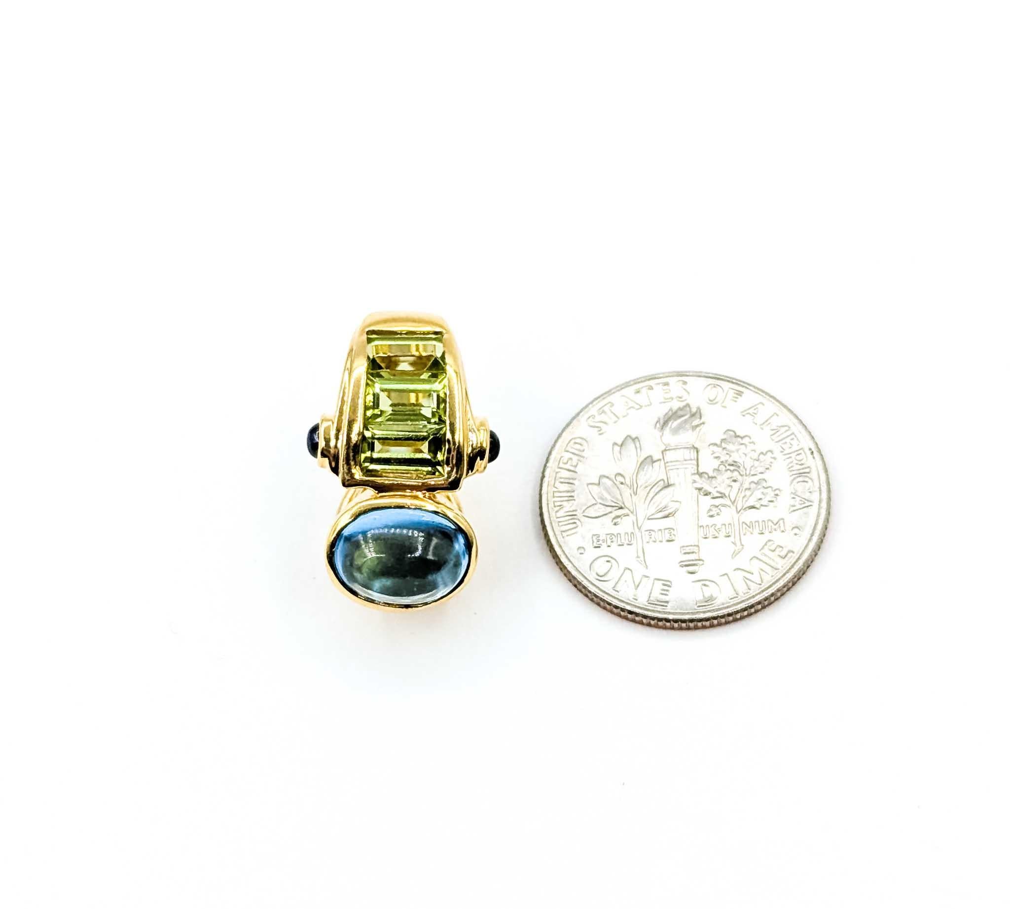 Elegantes Pendientes de Oro Amarillo de 18k con Topacio Azul Suizo y Peridoto Verde Manzana en venta 2