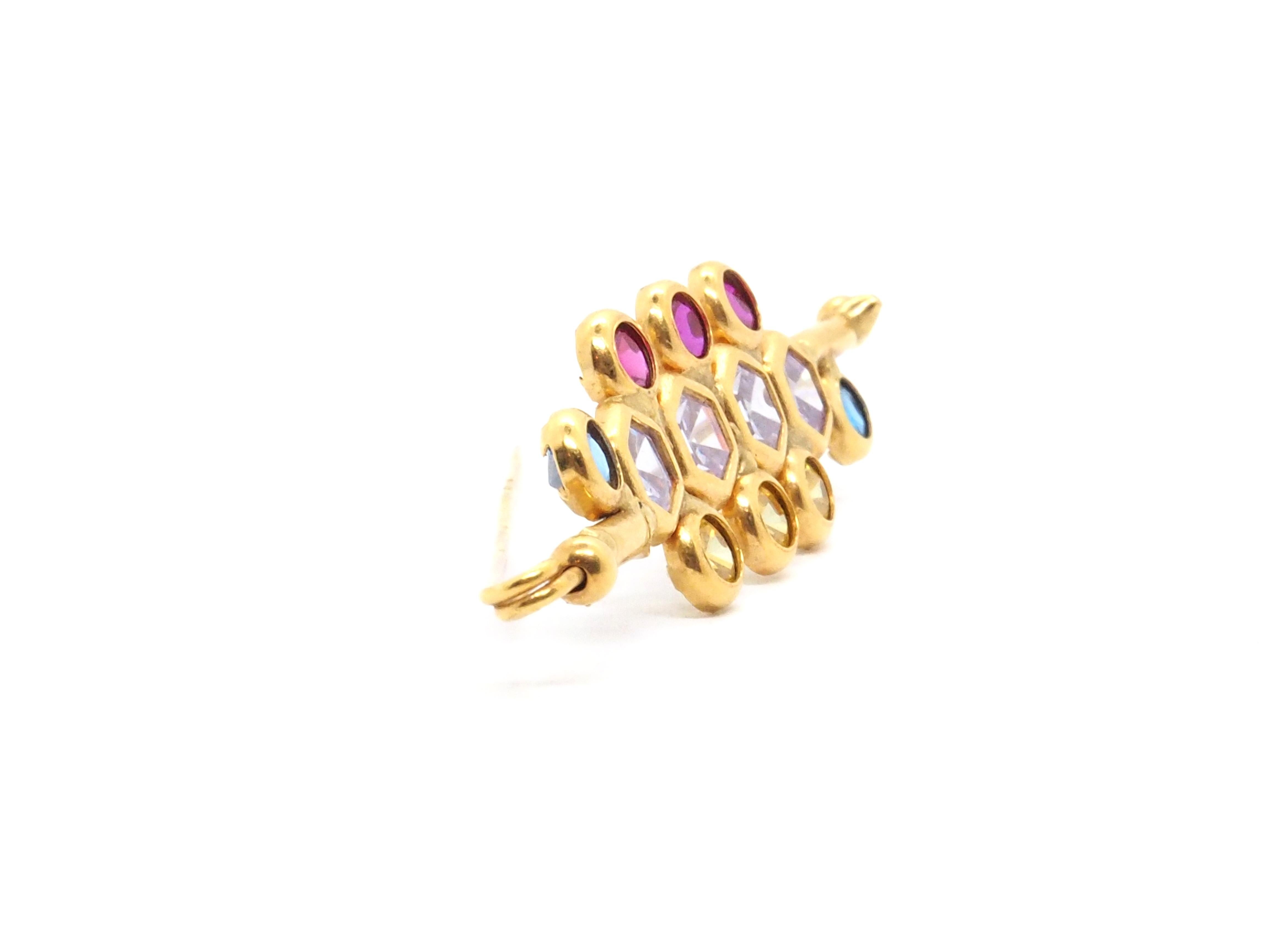 Gemstone Brooch 18K Yellow Gold For Sale 1