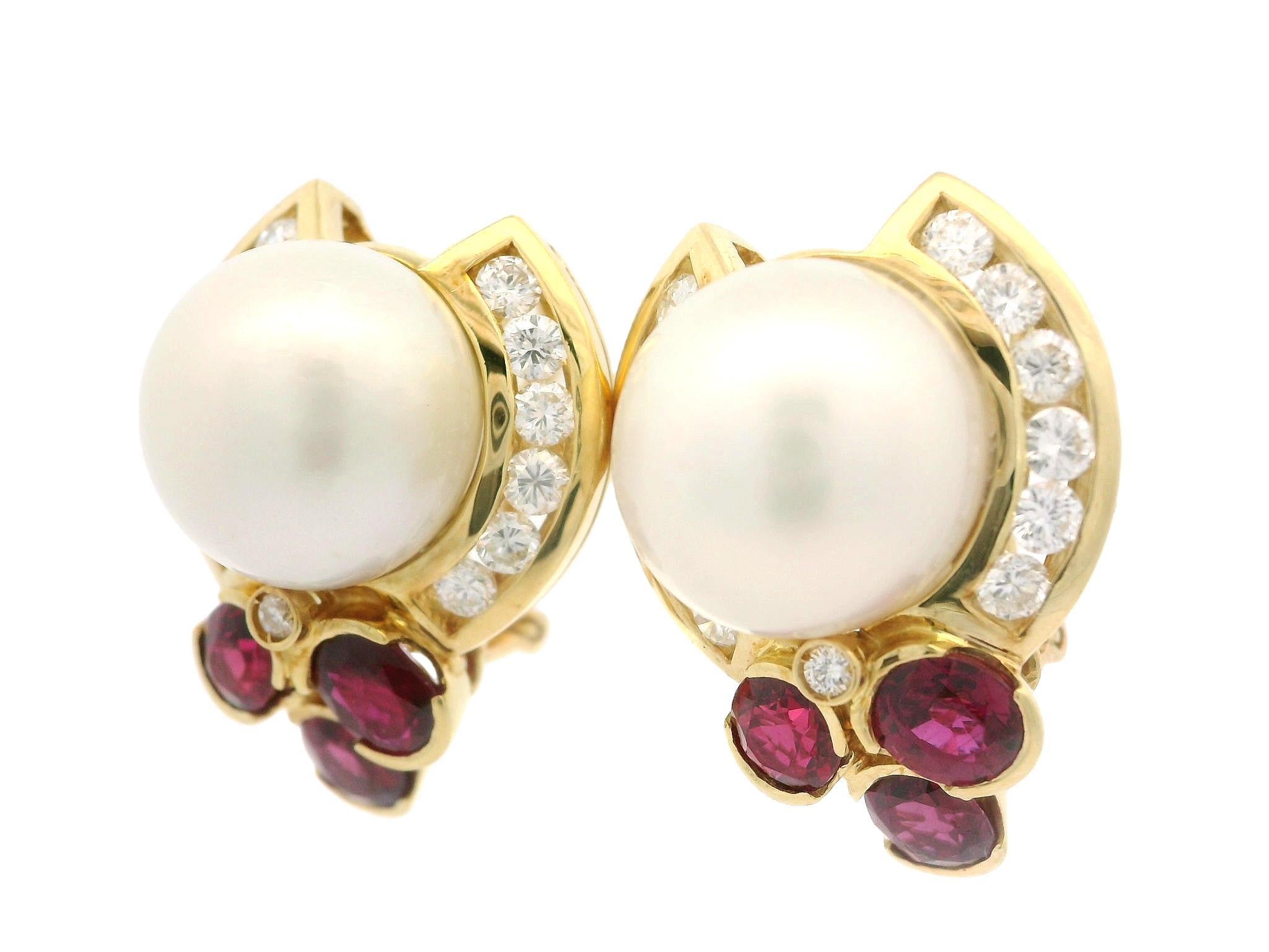 Elegante 18k Gelbgold GIA 12mm Perle 5,25ctw Rubin & Diamant Omega Ohrringe im Angebot 6