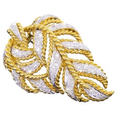 Elegant 18k Yellow Gold Large 2.50 Carat Pave Diamond Leaf Design Clip Brooch