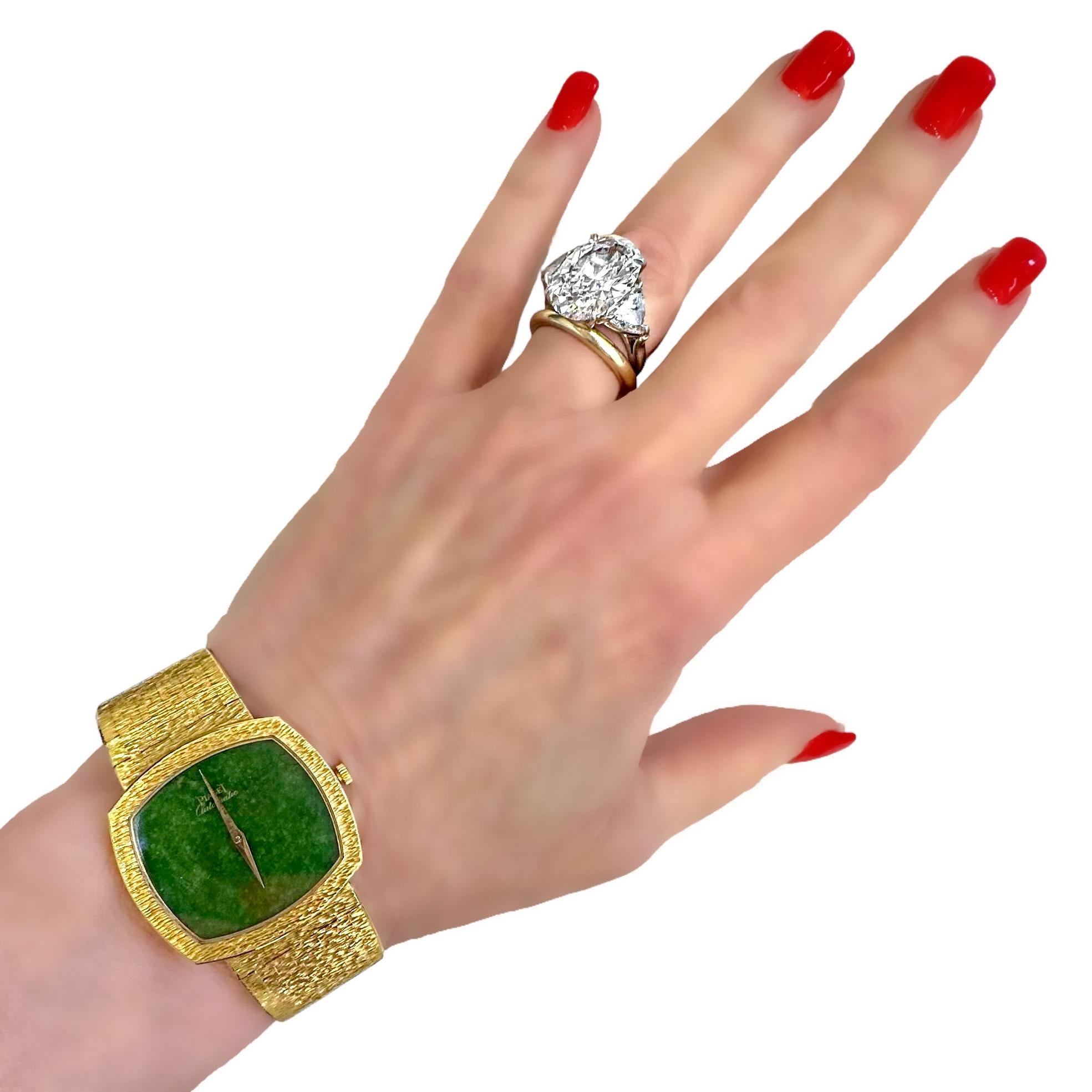 Piaget Uhr aus 18 Karat Gelbgold mit 30 mm geschliffenem, kissenförmigem Jade-Zifferblatt 10