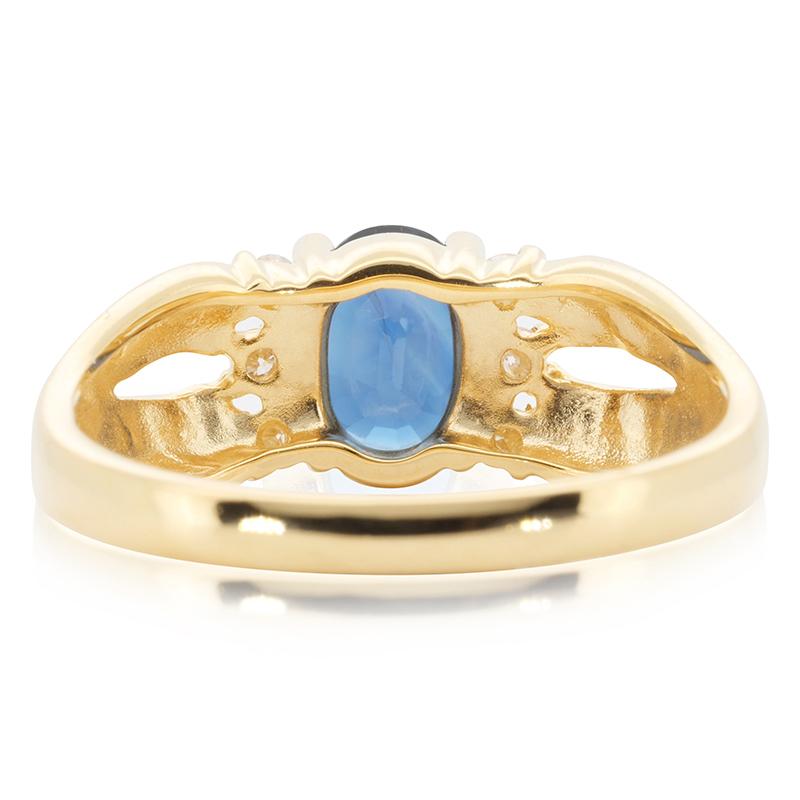 Elegant 18k Yellow Gold Ring 1 carat of Natural Sapphire & Diamonds NGI Cert For Sale 2