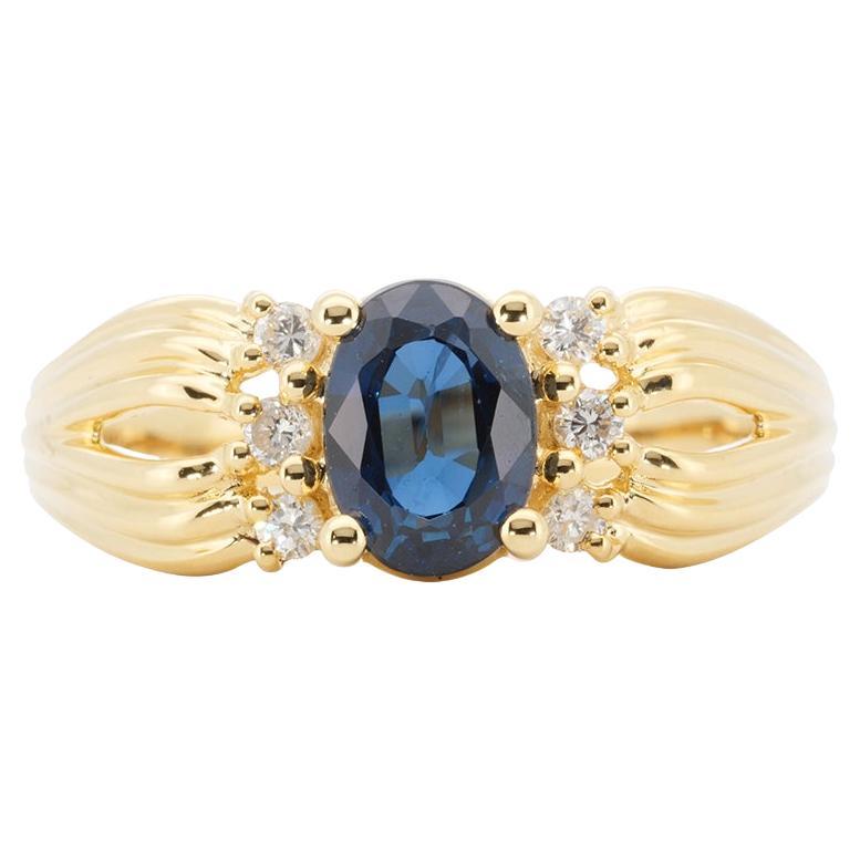 Elegant 18k Yellow Gold Ring 1 carat of Natural Sapphire & Diamonds NGI Cert For Sale