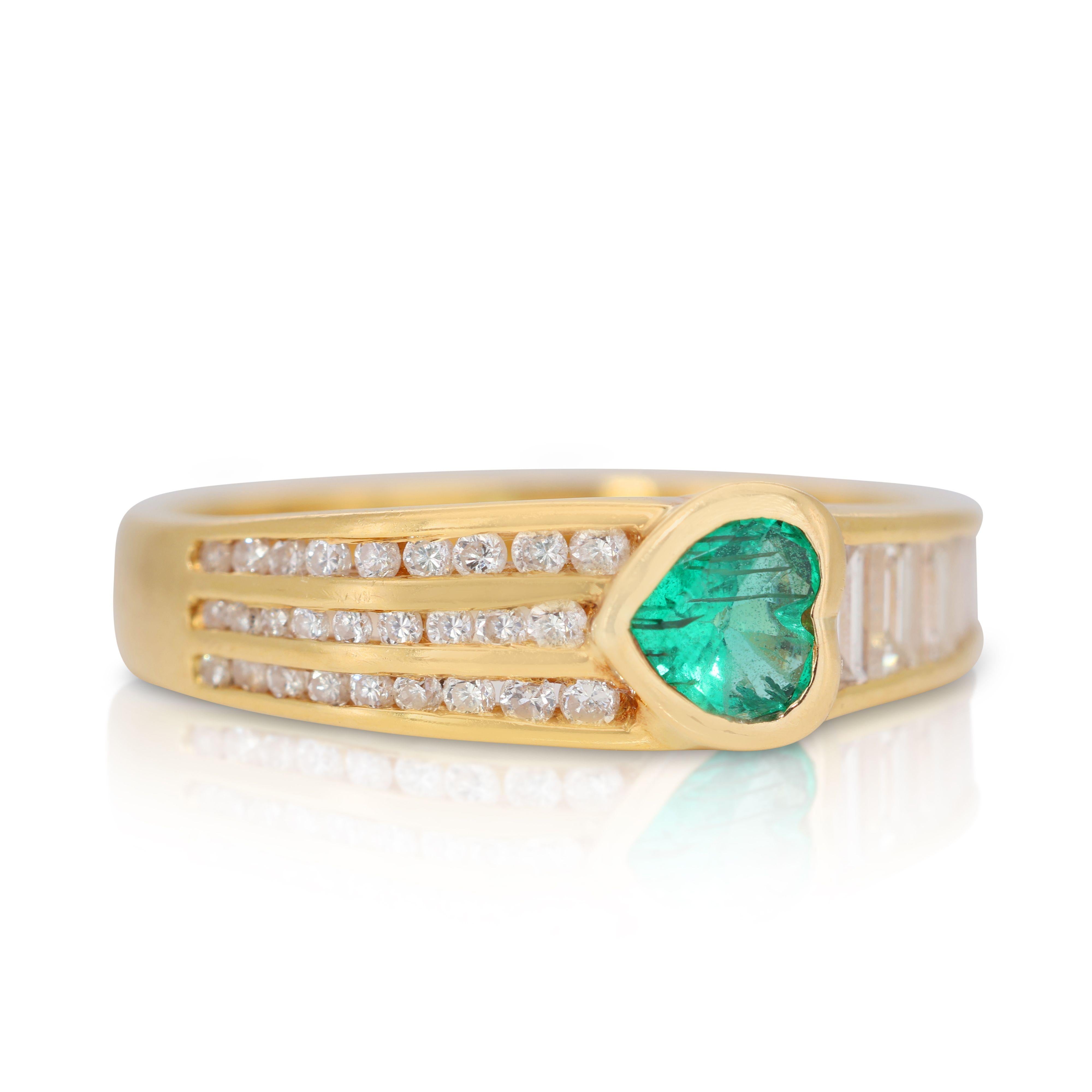 Heart Cut Elegant 18k Yellow Gold Ring with 0.70 Ct Natural Emerald and Diamonds NGI Cert For Sale