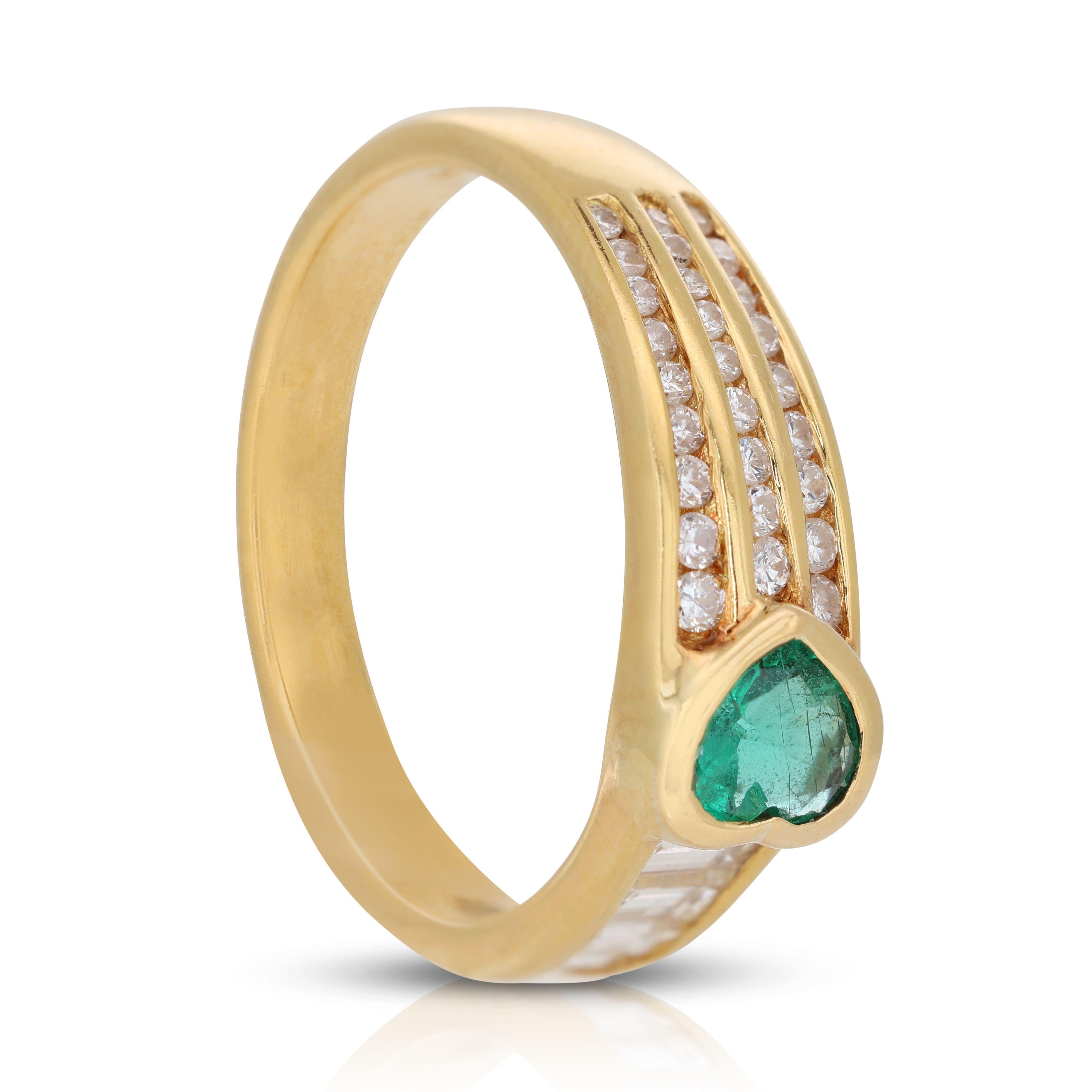 Elegant 18k Yellow Gold Ring with 0.70 Ct Natural Emerald and Diamonds NGI Cert For Sale 1
