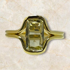 1.30 Carat GIA-Certified Cushion Natural Diamond V, VS1 18K Yellow Gold Ring