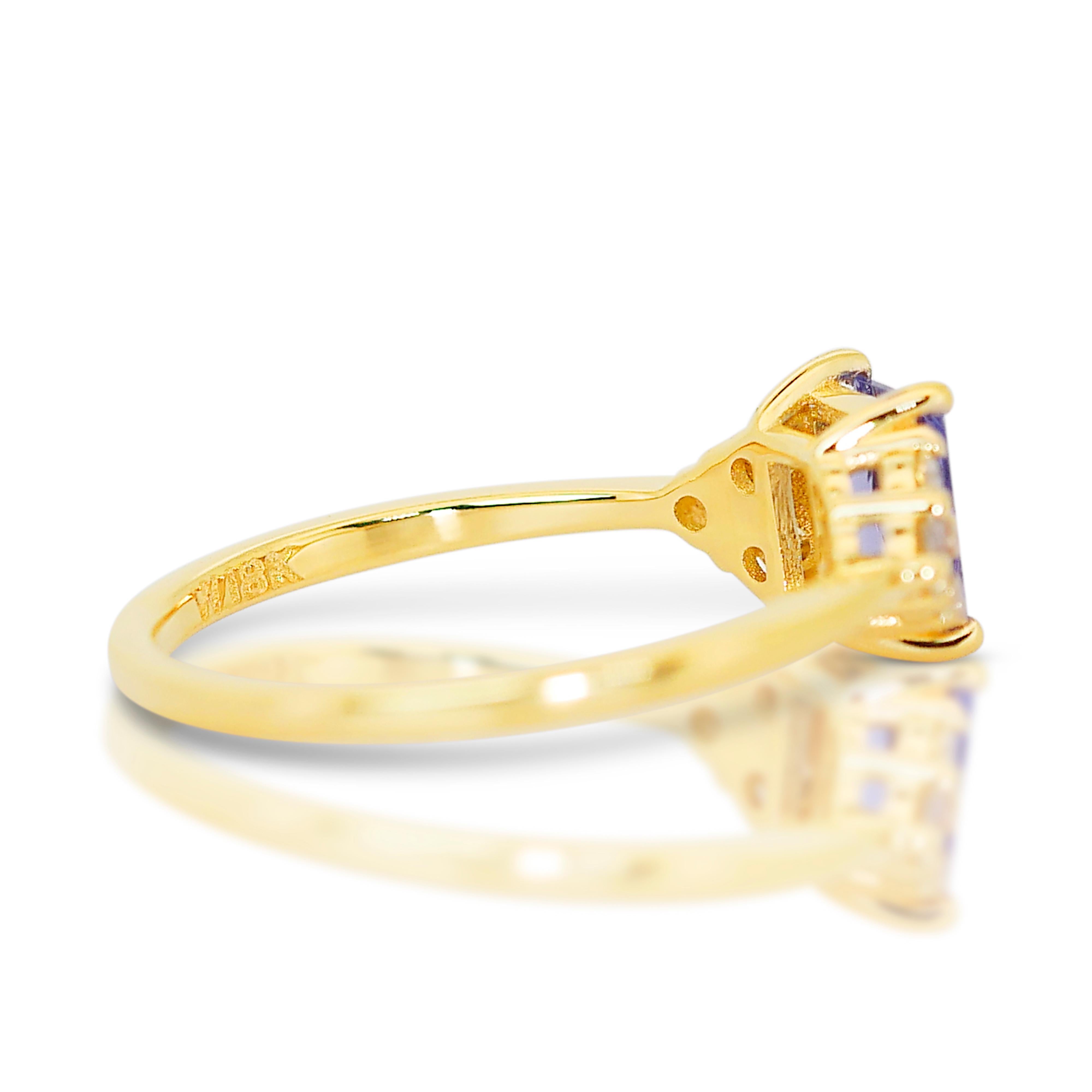 Women's Elegant 18k Yellow Gold Tanzanite and Diamond Pave Ring w/1.00 ct -IGI Certified For Sale