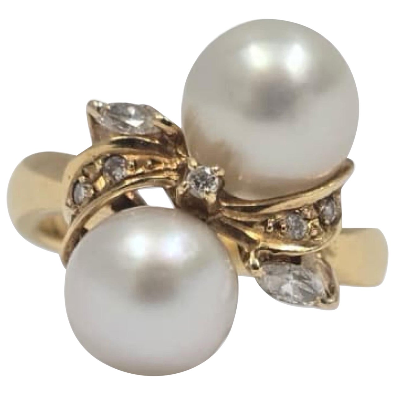 Elegance Anello Bypass con Perle e Diamanti in Oro Giallo 18K