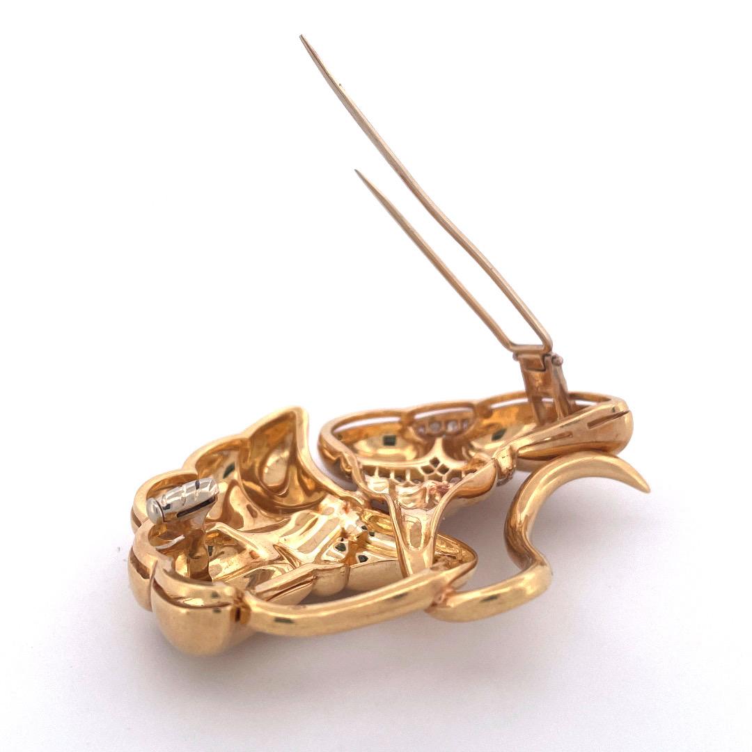 Elegant 18K Yellow Gold Twisted Flower Brooch In New Condition For Sale In New York, NY