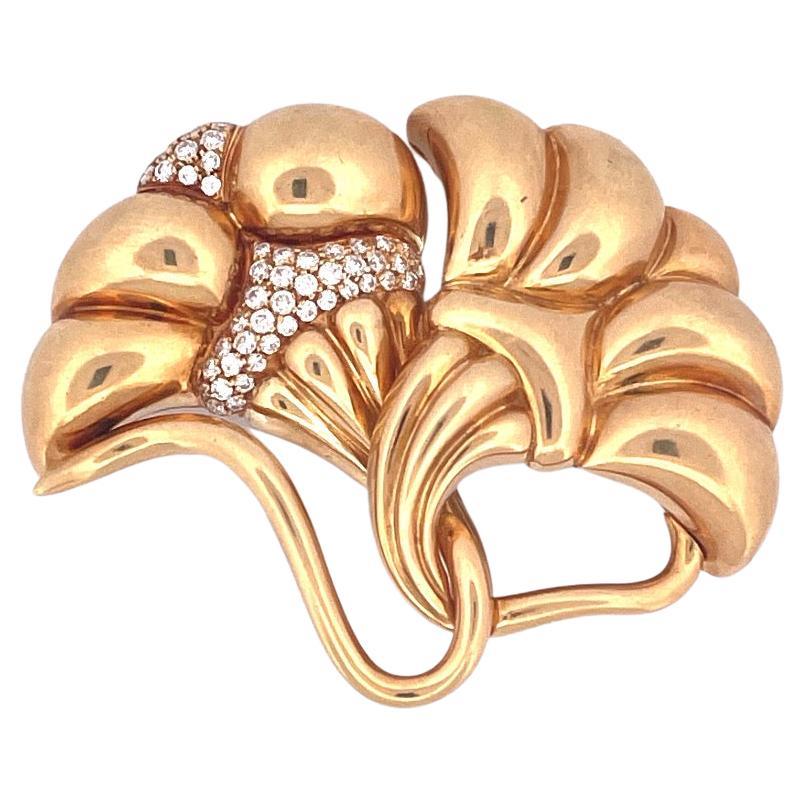 Elegant 18K Yellow Gold Twisted Flower Brooch For Sale