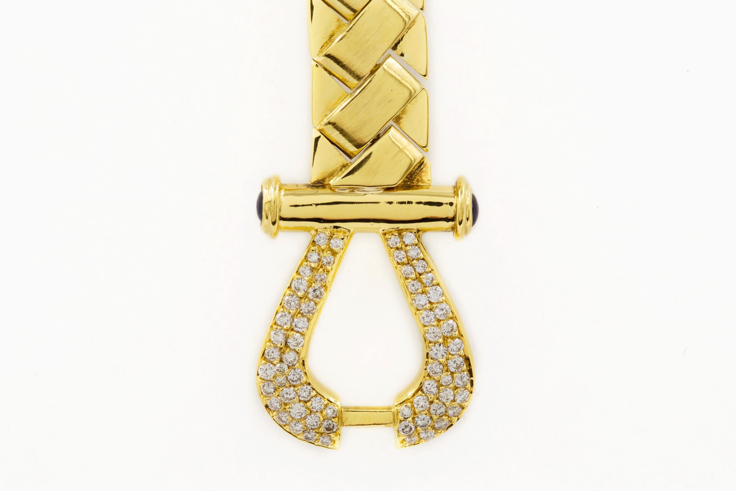 Elegant 18-Karat Gold Woven Strap Bracelet with 65 Diamonds and 4 Sapphires For Sale 2
