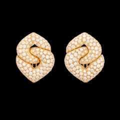 Elegant 18kt Diamond Drop Earrings