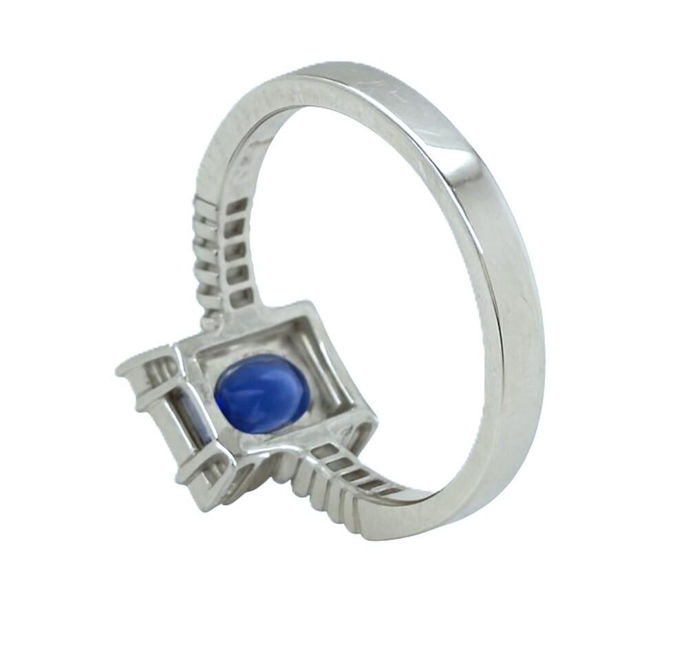 Elegante Anillo de Zafiro y Diamantes en Oro Blanco de 18 Kts - Talla 6 en Bueno estado para la venta en Philadelphia, PA