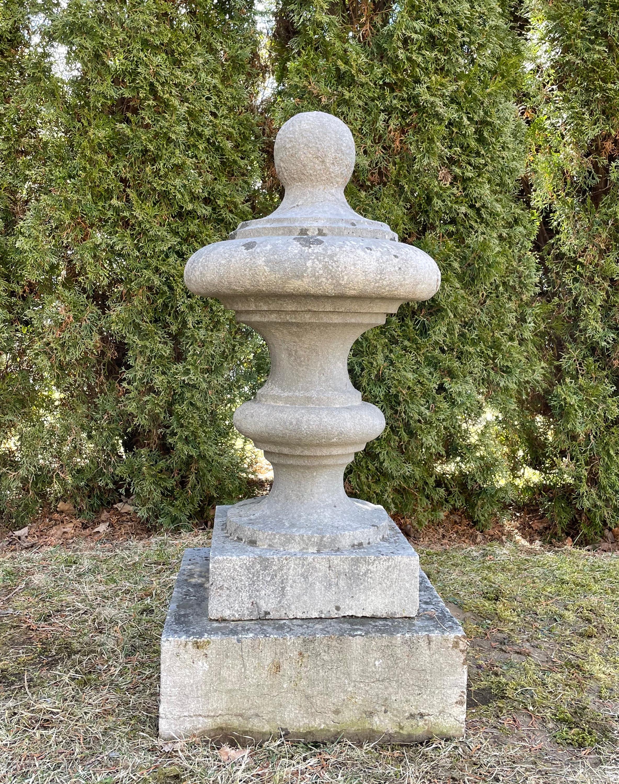 Elegant 18th C Belgian Hand-Carved Bluestone Finial  In Good Condition For Sale In Woodbury, CT