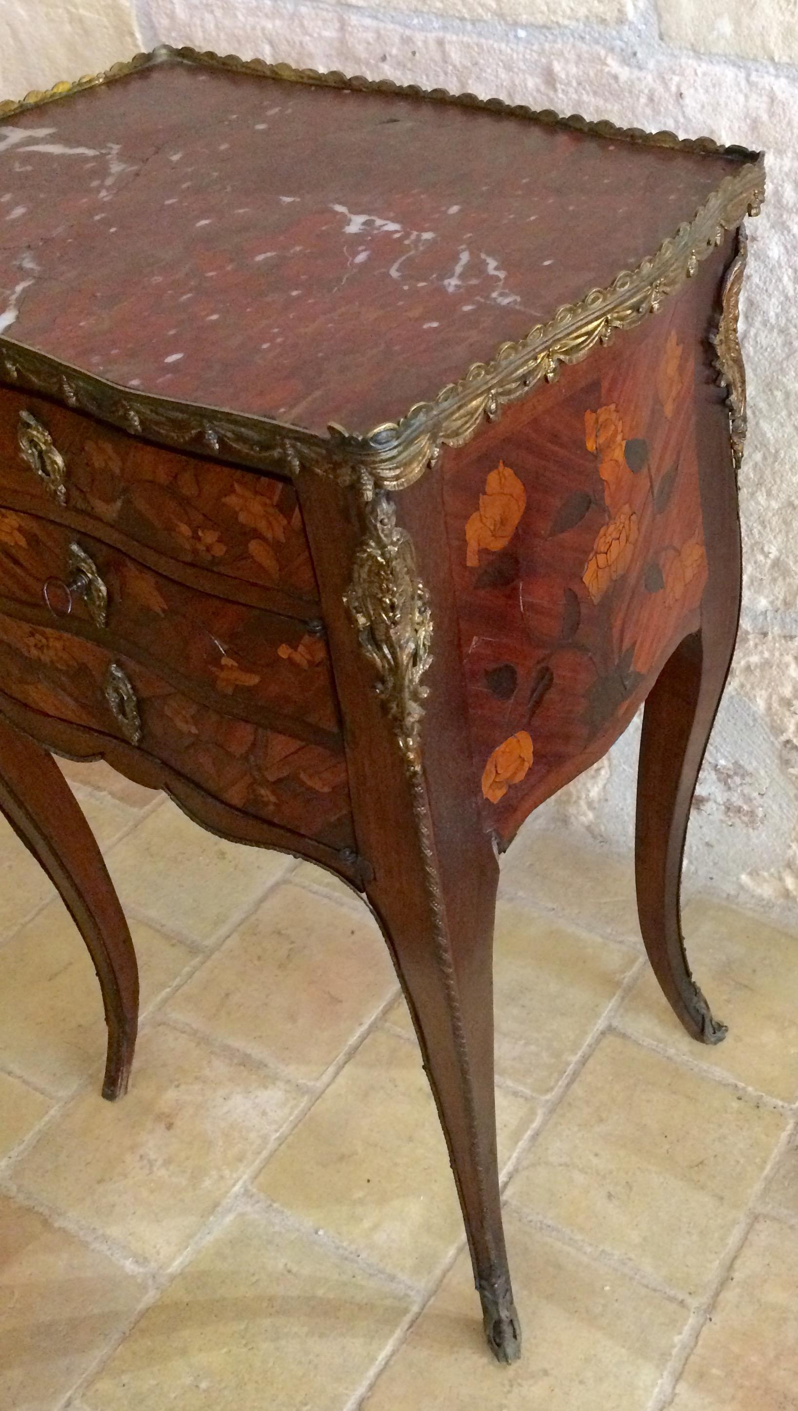 Bronze Elegant 18th Century French Louis XV Marquetry Side Table