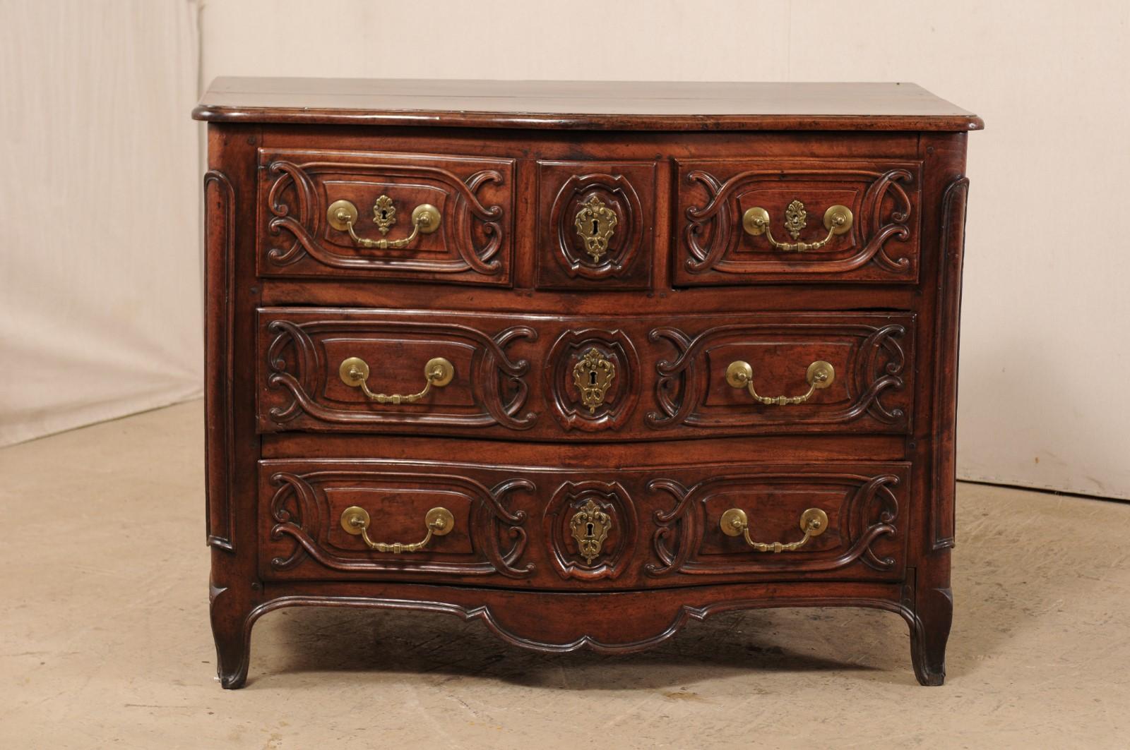 Carved Elegant 18th Century French Louis XV Serpentine Commode