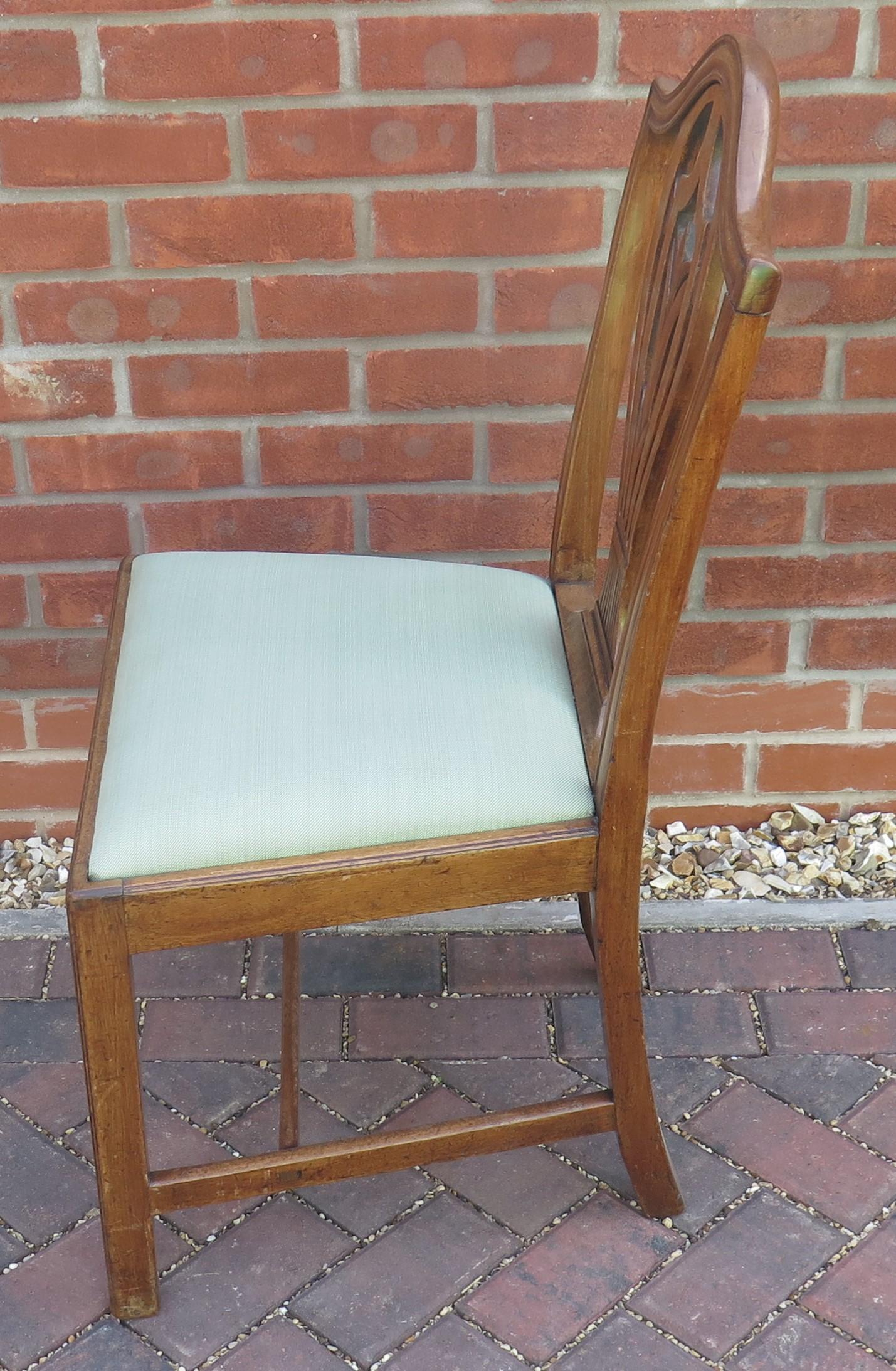 Fabric  18th Century Hepplewhite Period Side Chair in Walnut, English circa 1785 For Sale