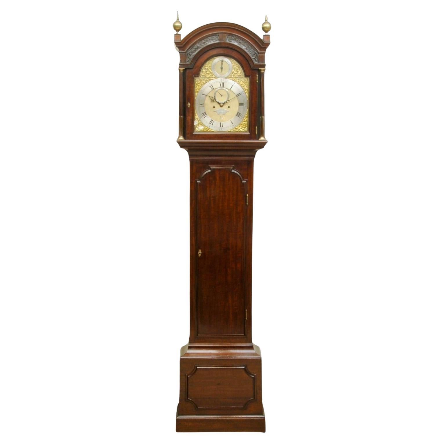 Elegance, horloge à long boîtier du 18e siècle de Londres