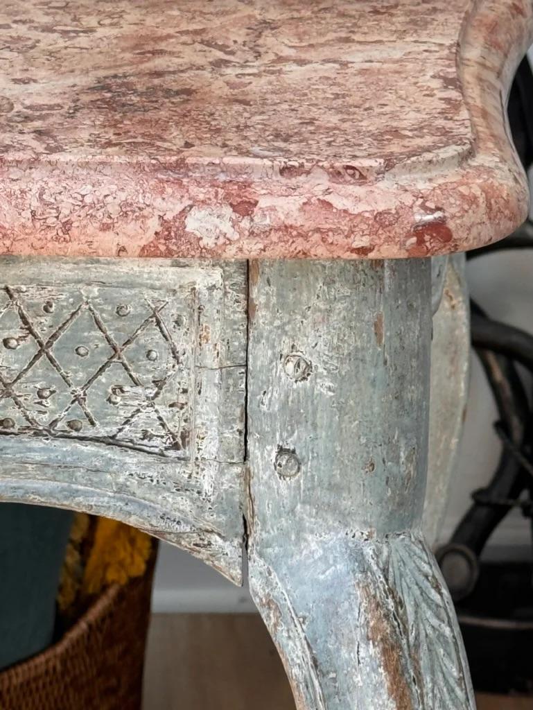 Elegant 18th Century Louis XVI carved, polychrome console with marble top In Good Condition For Sale In Charlottesville, VA