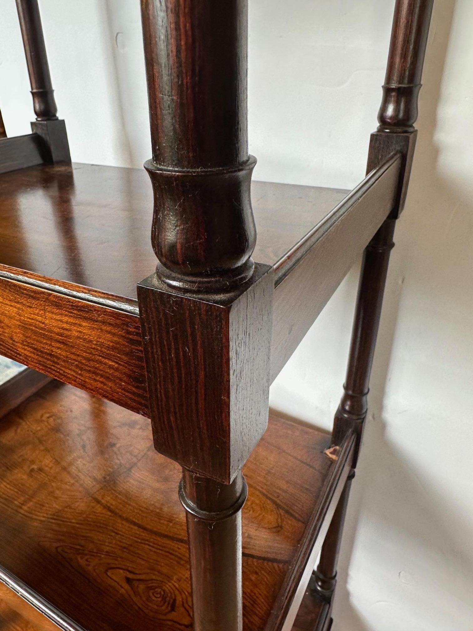 Elegante Etapa Inglesa de Caoba Estilo Regencia del Siglo XVIII en Bueno estado para la venta en Hopewell, NJ