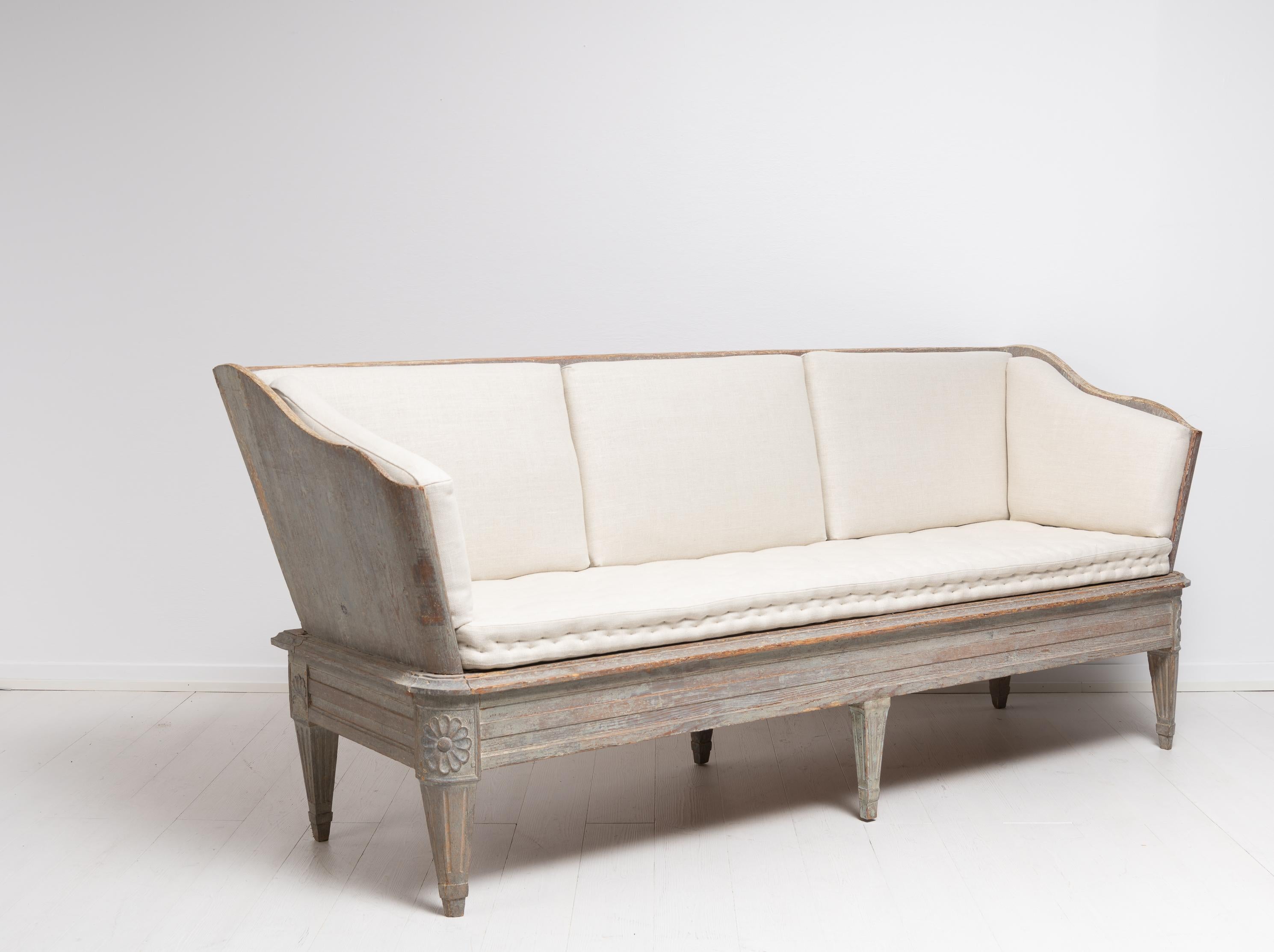 Hand-Crafted Elegant 18th Century Swedish Gustavian Sofa