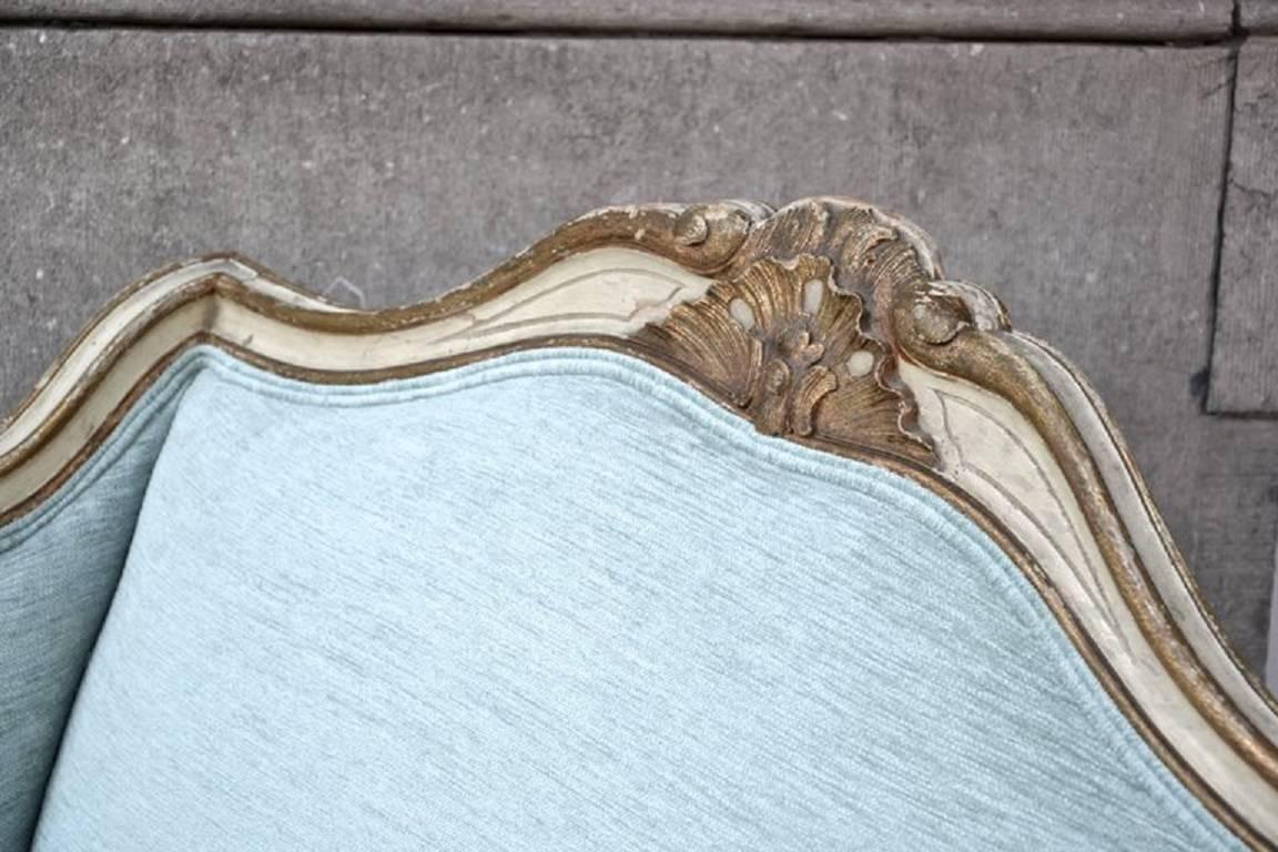 Elegantes toskanisches Rokoko-Tagesbett aus dem 18. Jahrhundert, neu gepolstert (Italienisch) im Angebot