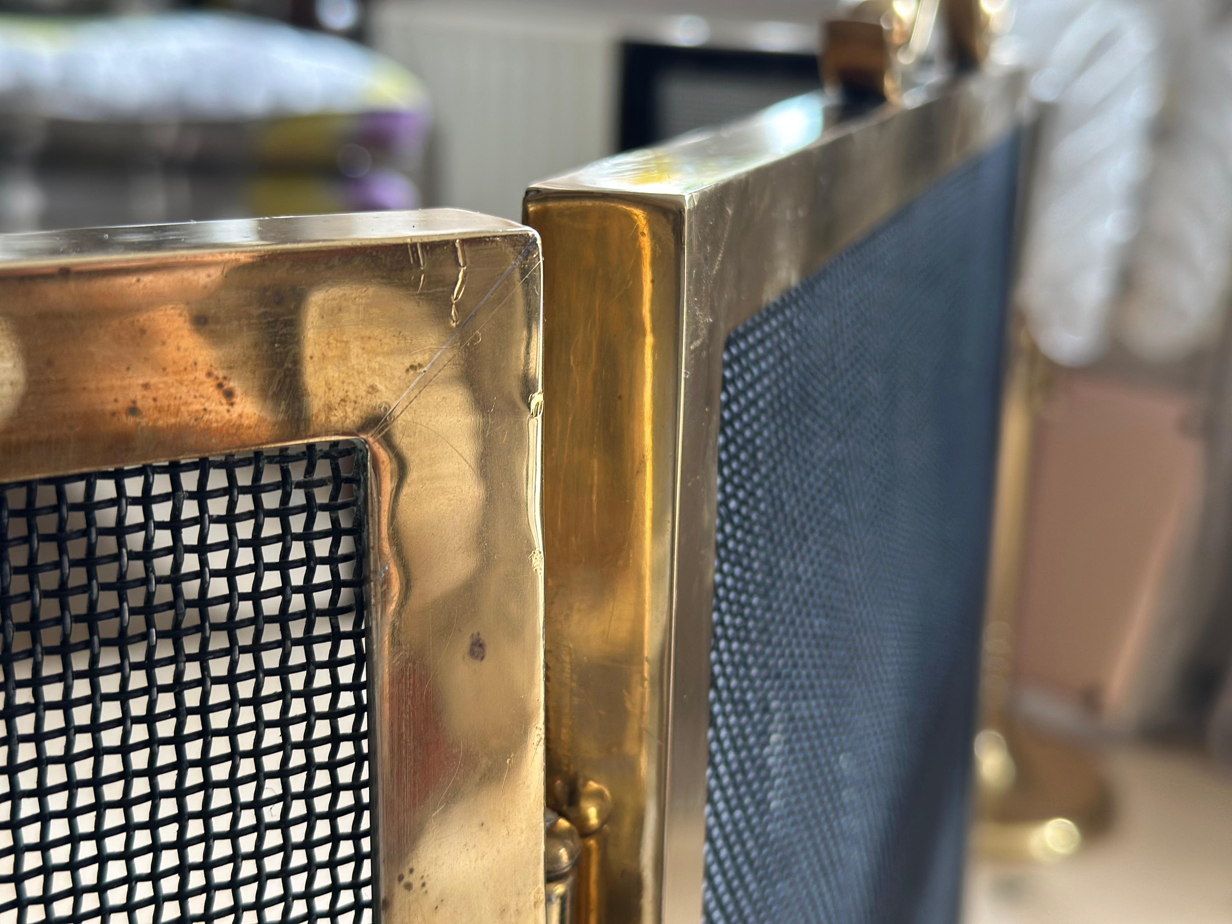 Elegant 1920s Art Deco Brass Fireplace Screen For Sale 4