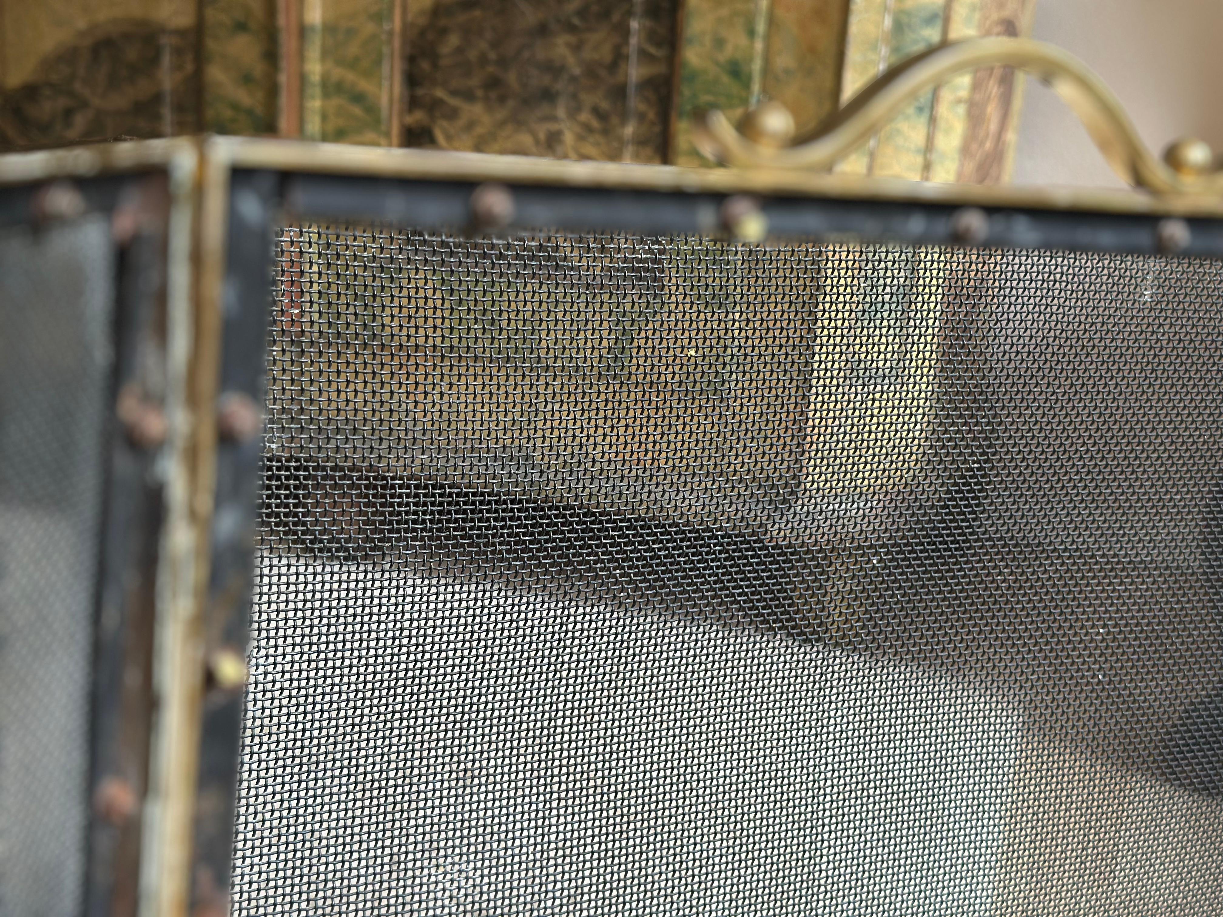 Elegant 1920s Art Deco Brass Fireplace Screen For Sale 6