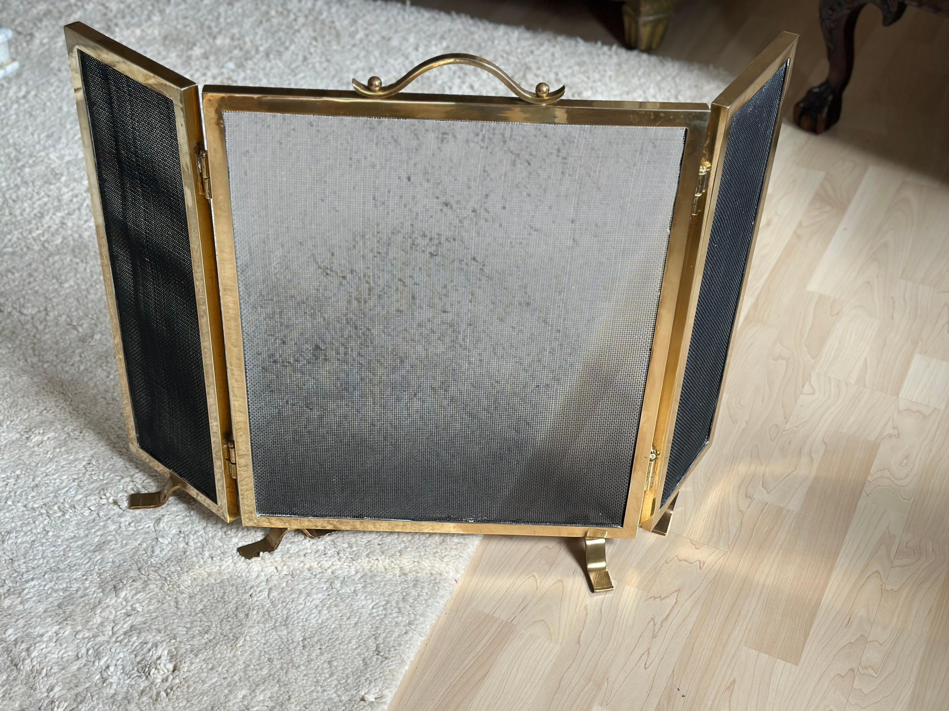 Elegant 1920s Art Deco Brass Fireplace Screen For Sale 1