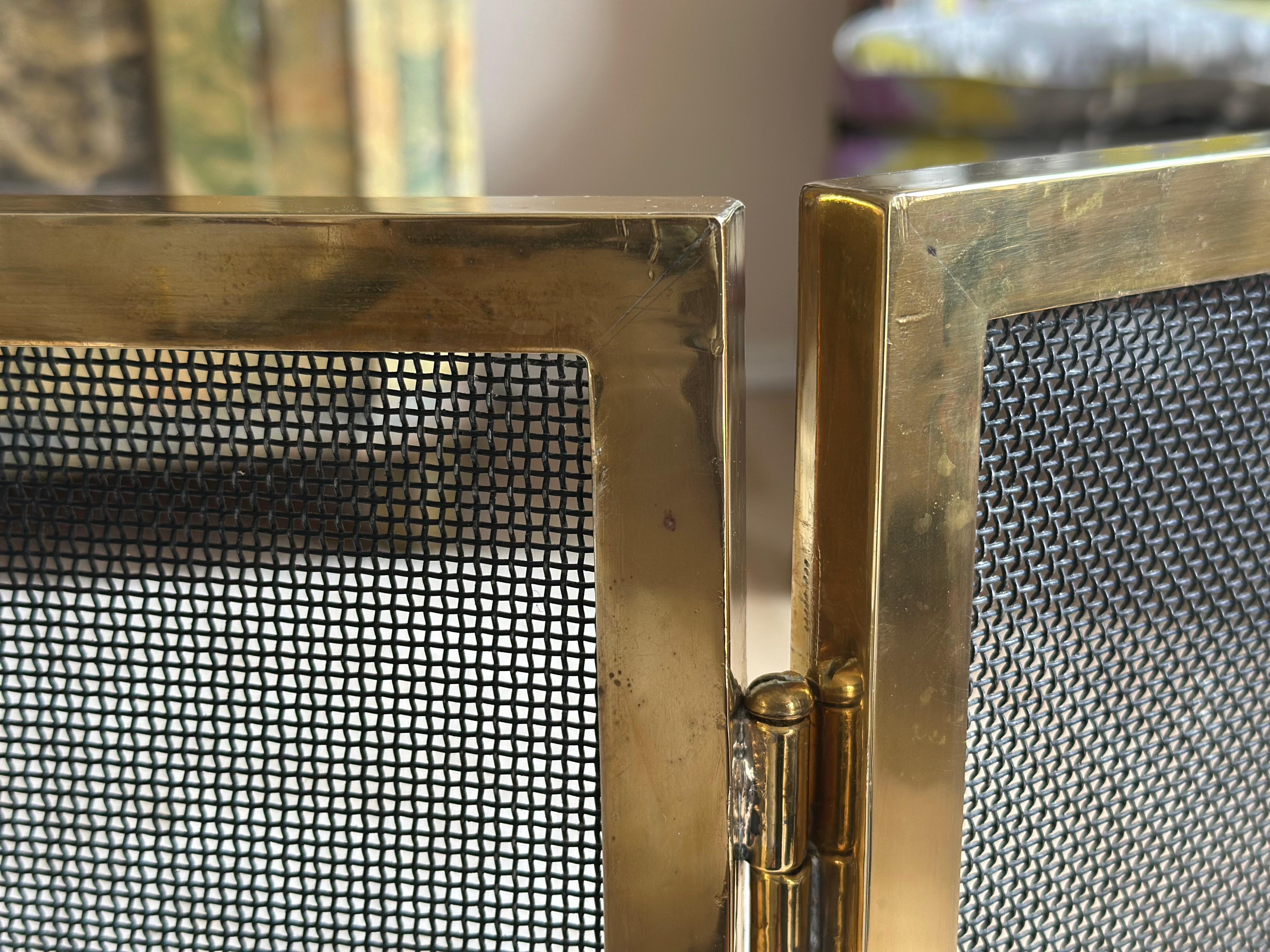 Elegant 1920s Art Deco Brass Fireplace Screen For Sale 2