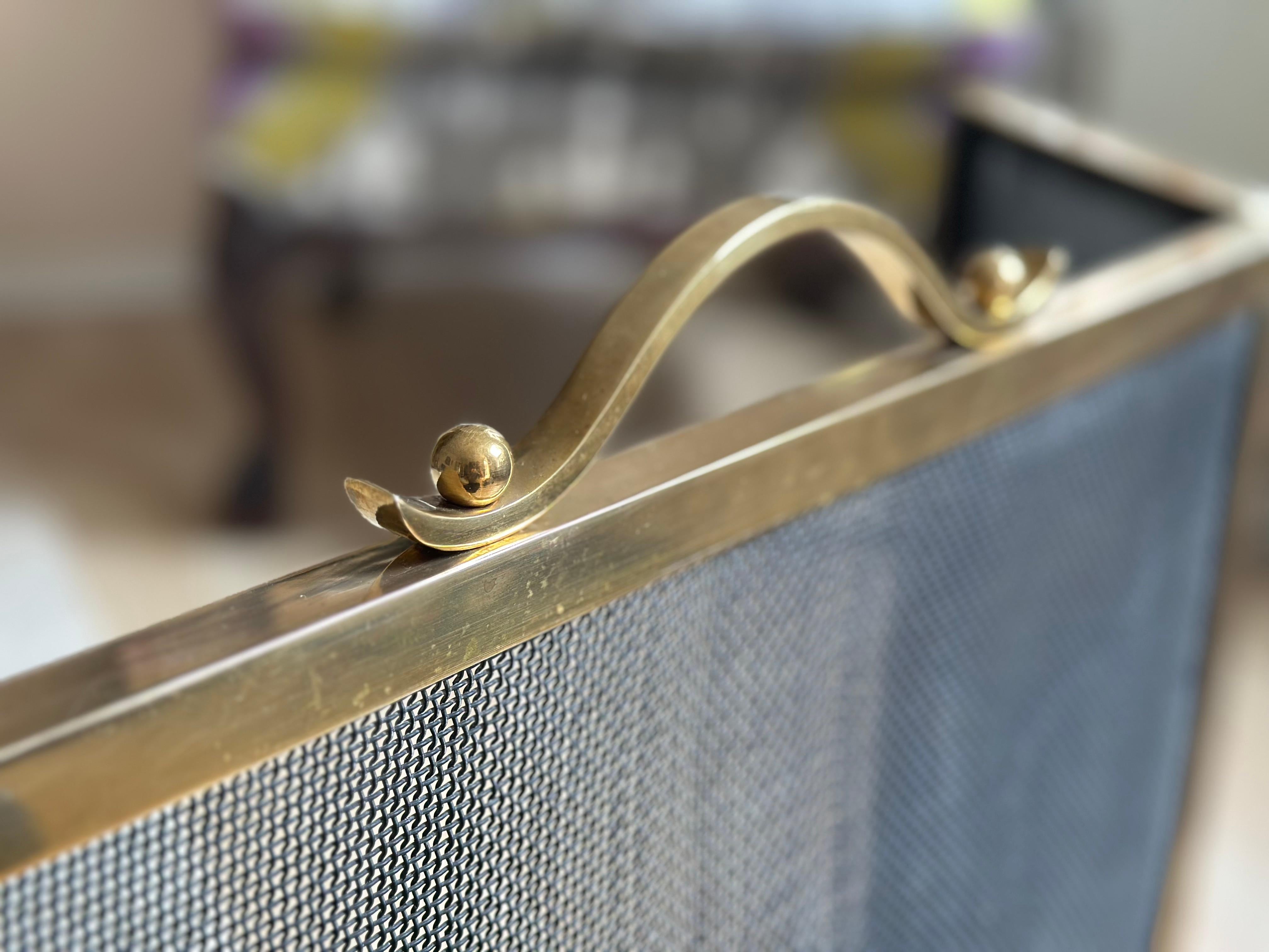 Elegant 1920s Art Deco Brass Fireplace Screen For Sale 3