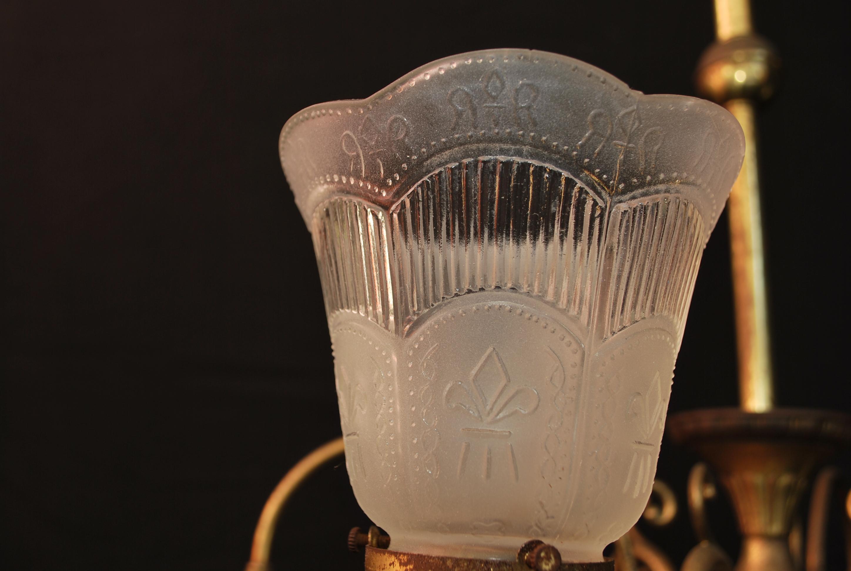 Début du 20ème siècle Elegance d'un lustre en laiton des années 1920 en vente