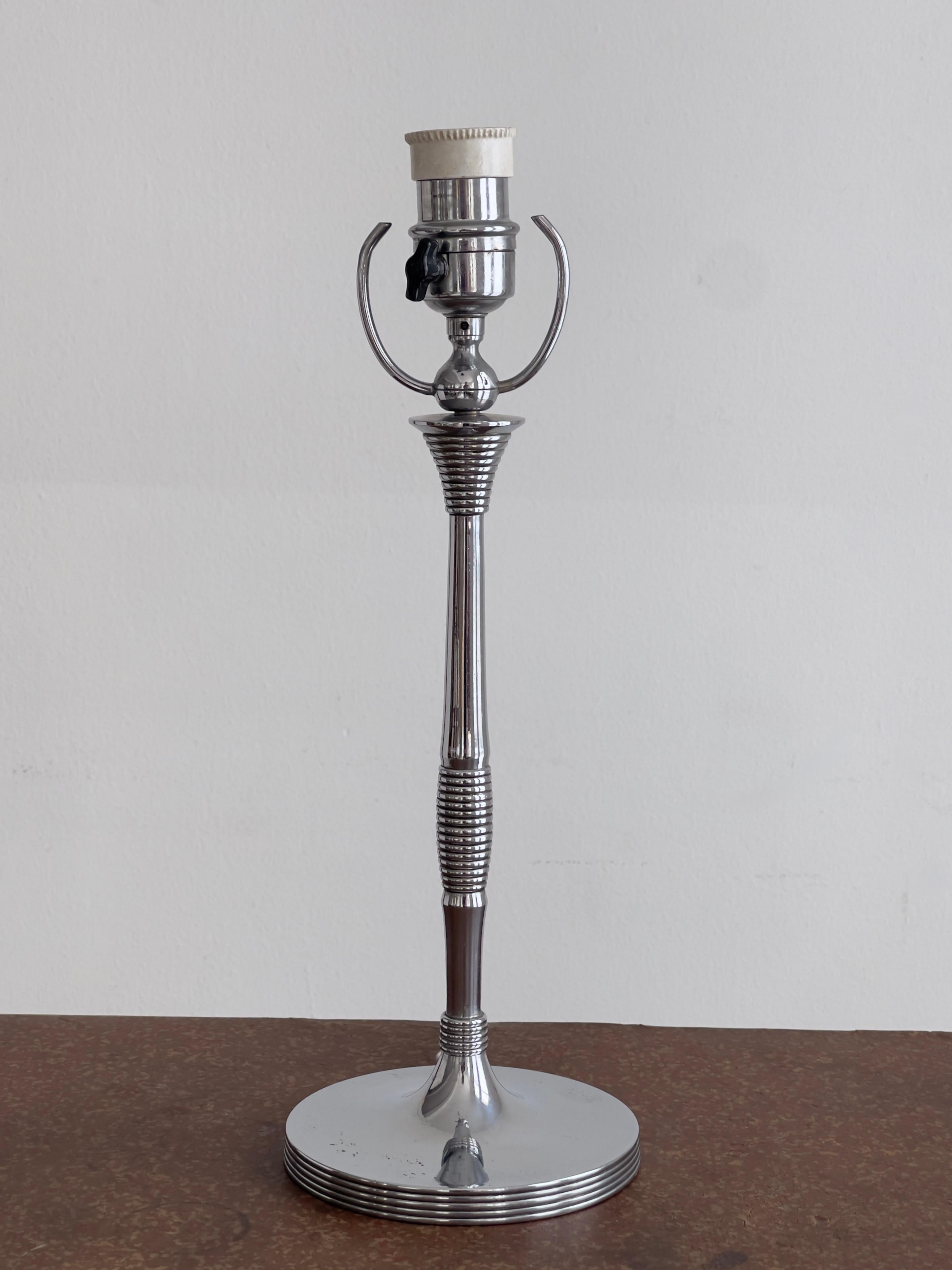 Nickel Elegant 1920s danish art deco table lamp in nickel and porcelain socket. For Sale